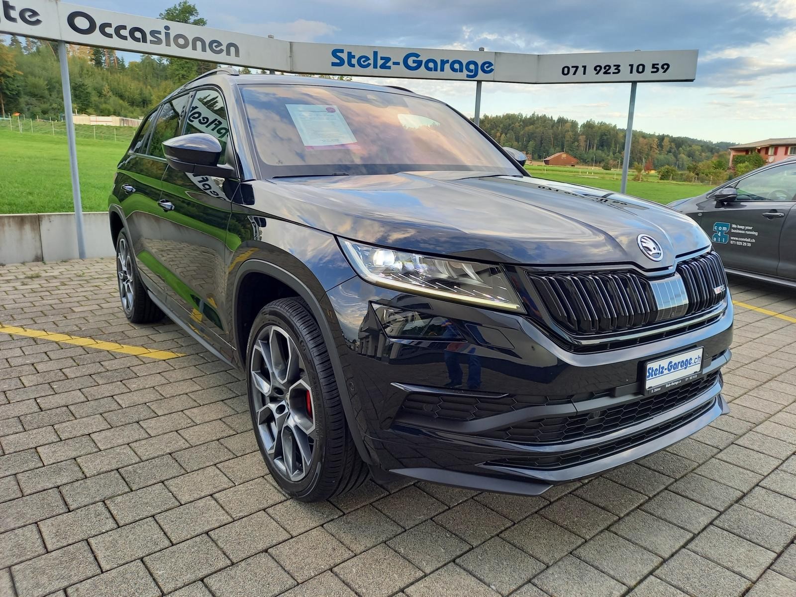 SKODA Kodiaq 2.0 Bi-TDI SCR RS 4x4 DSG **7 Sitze**-image-3
