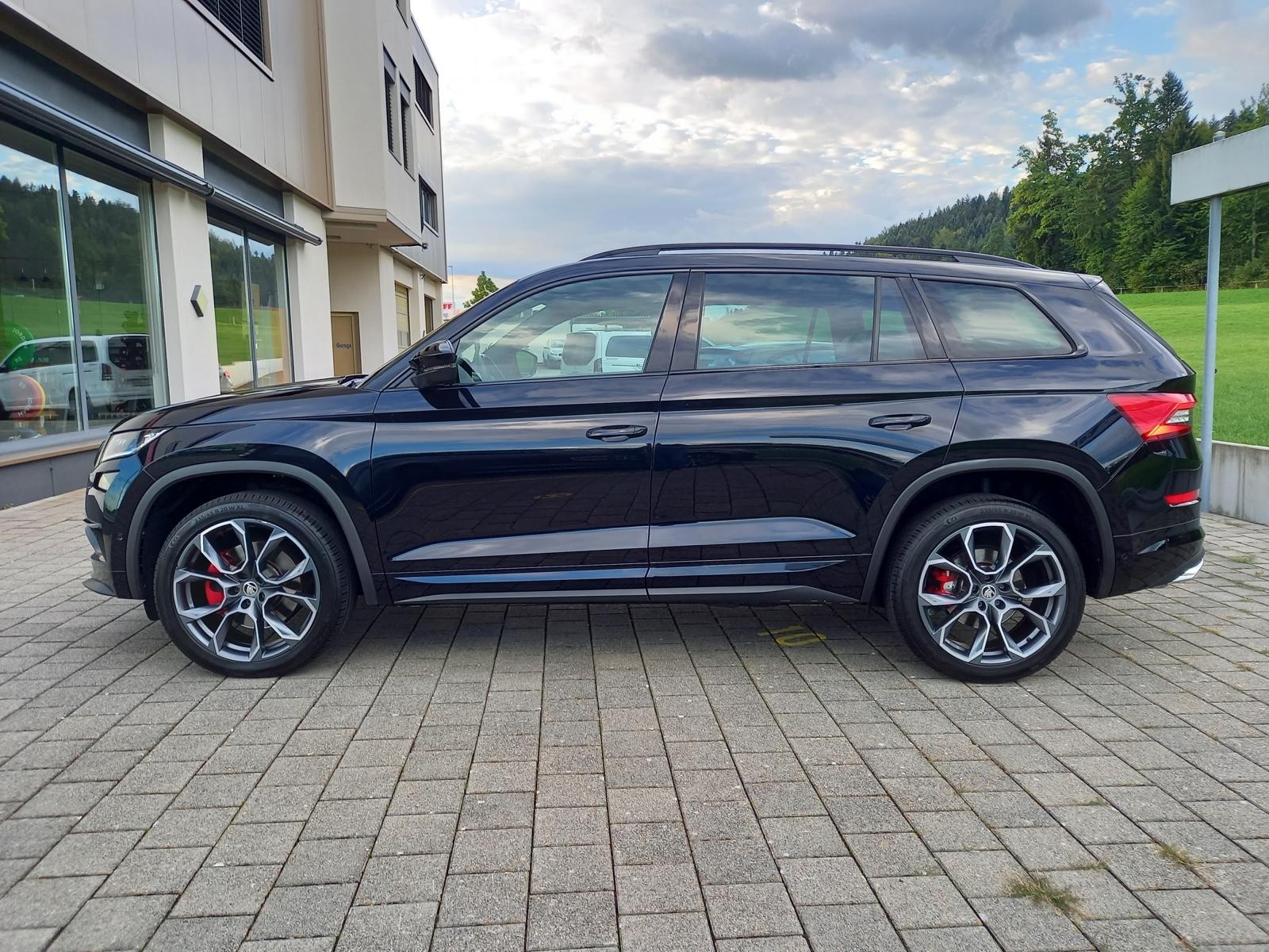 SKODA Kodiaq 2.0 Bi-TDI SCR RS 4x4 DSG **7 Sitze**-image-2