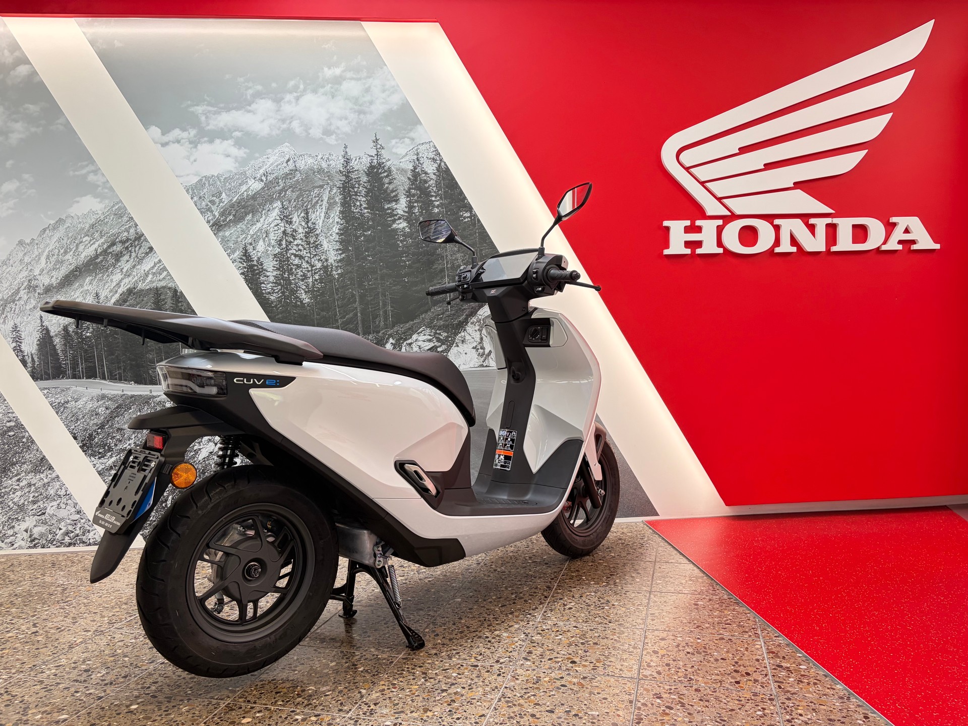 HONDA CUV e:-showroom-element-3