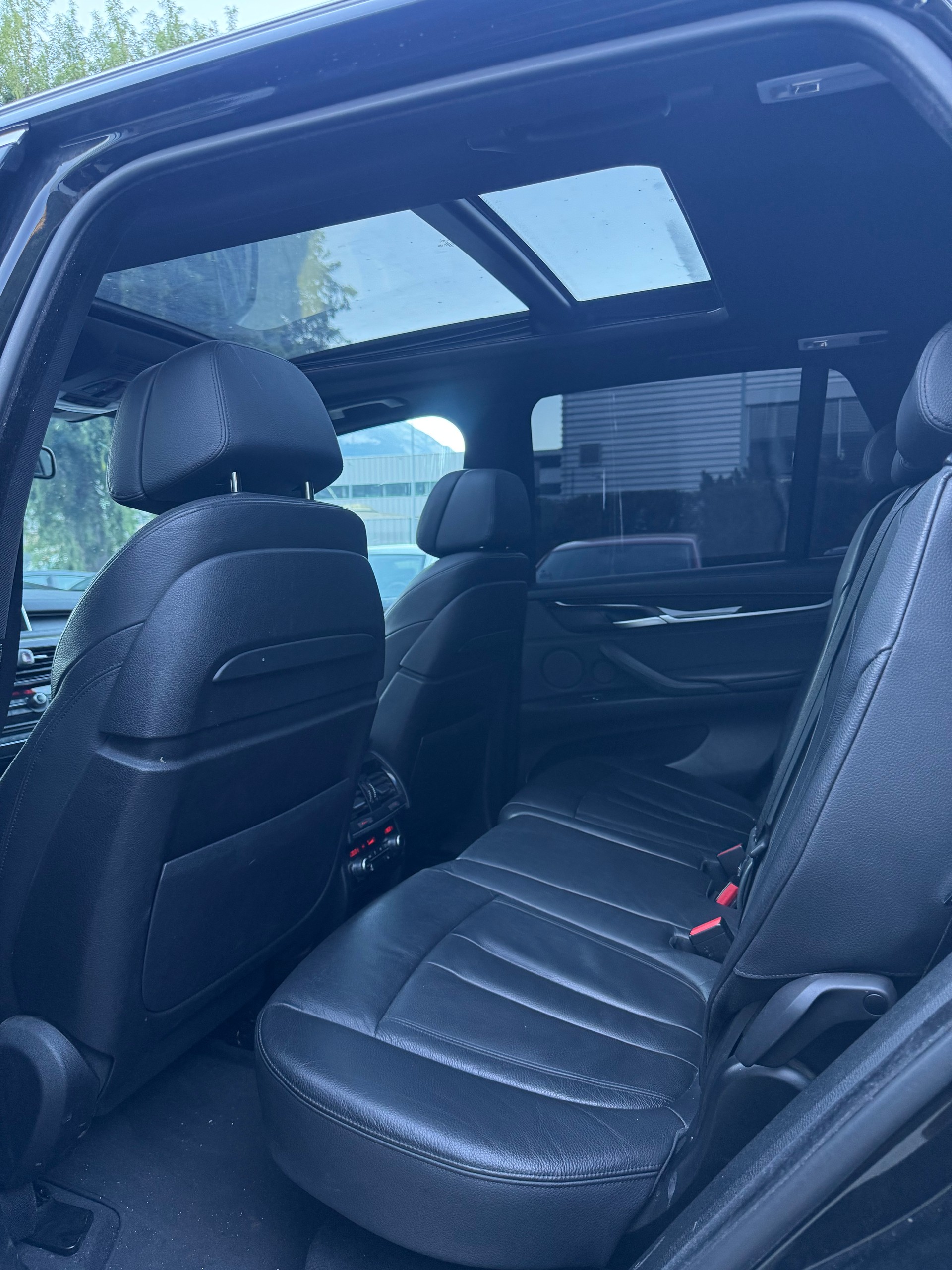 BMW X5-image-4