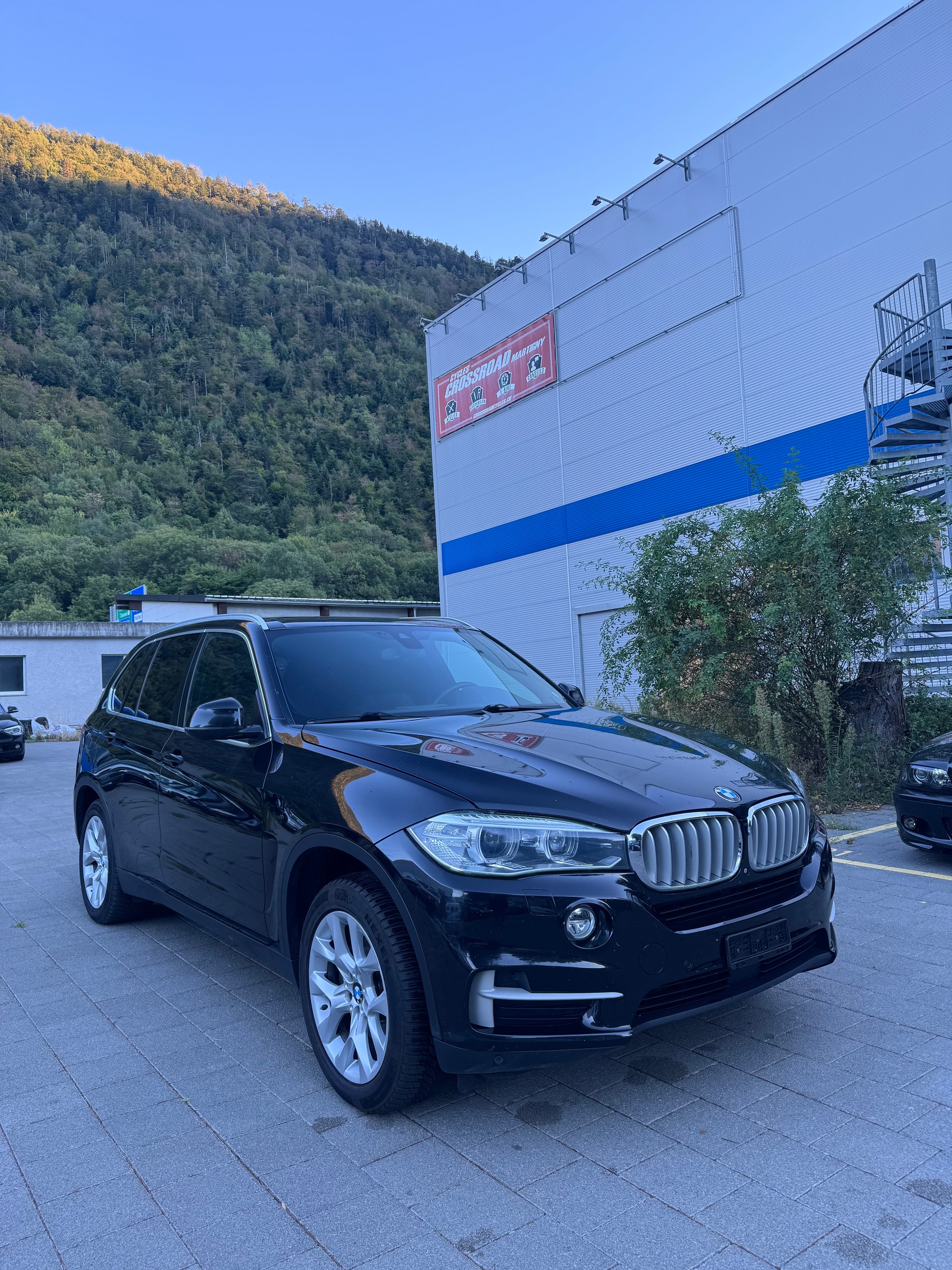 BMW X5-image-1