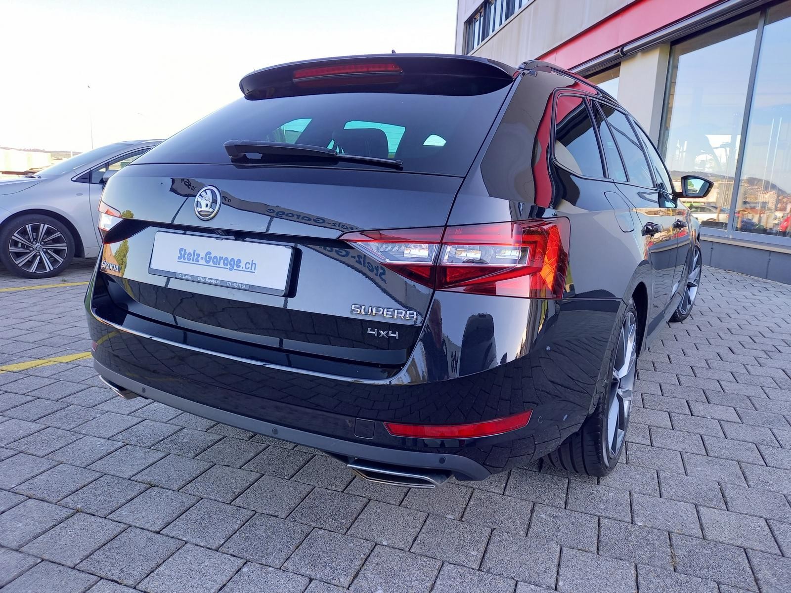 SKODA Superb Combi 2.0 TSI SportLine+ DSG 4x4-image-1