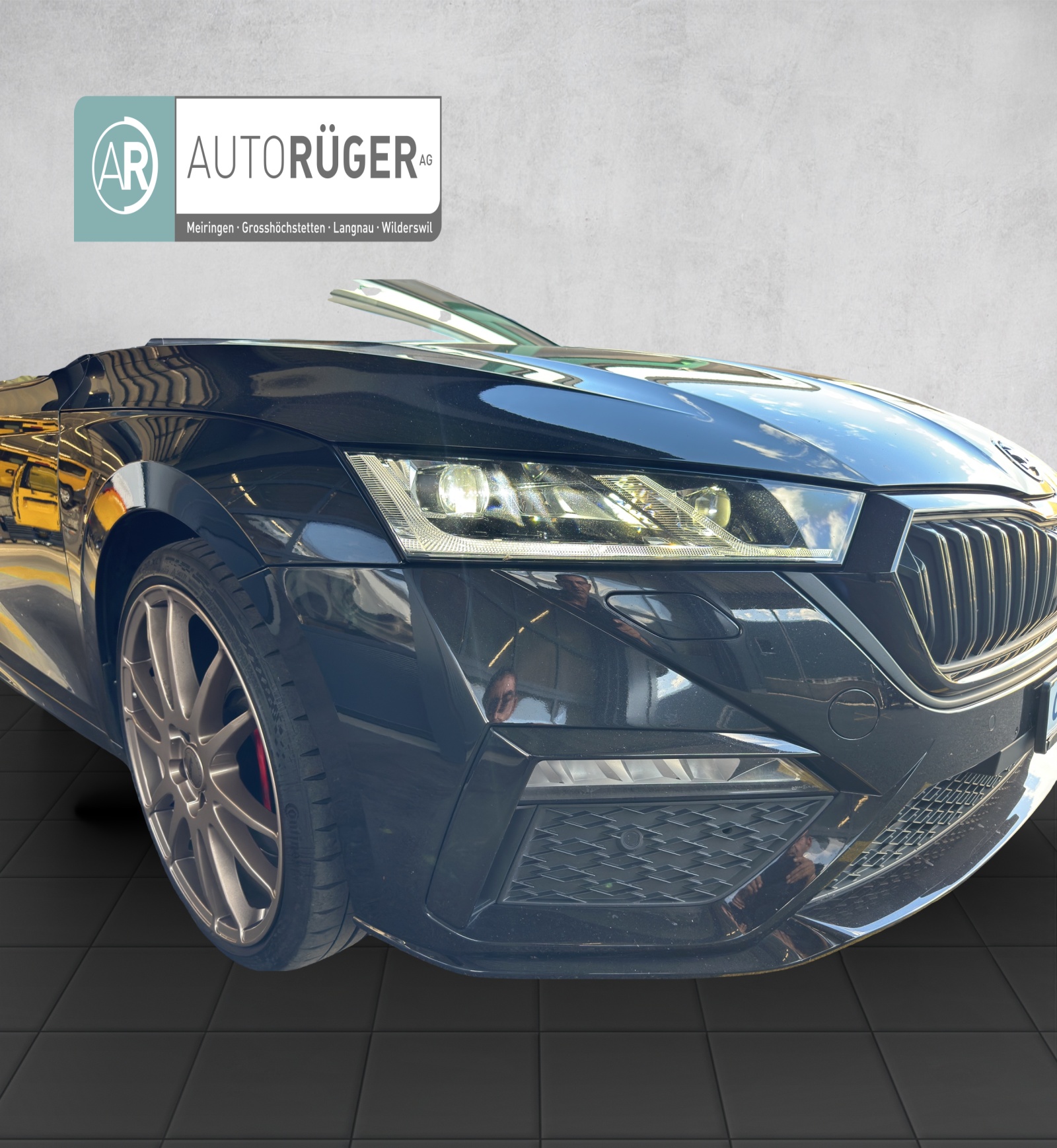 SKODA Octavia Combi 2.0 TSI DSG RS-image-14