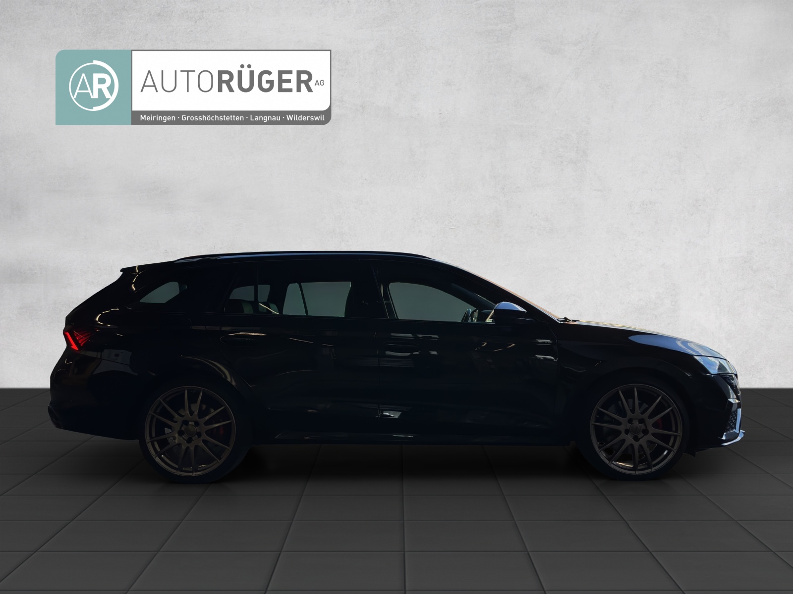 SKODA Octavia Combi 2.0 TSI DSG RS-image-6