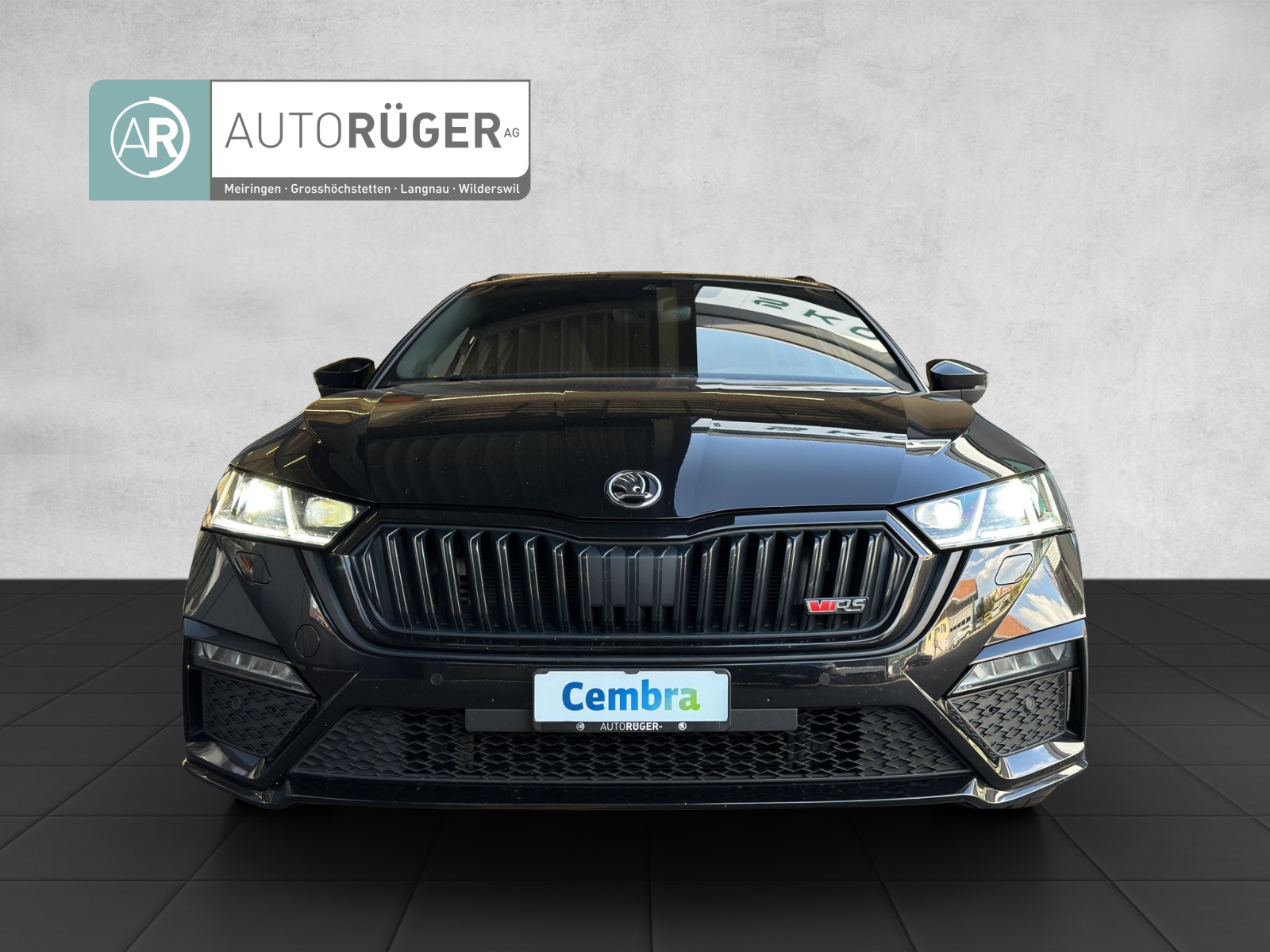 SKODA Octavia Combi 2.0 TSI DSG RS-image-1