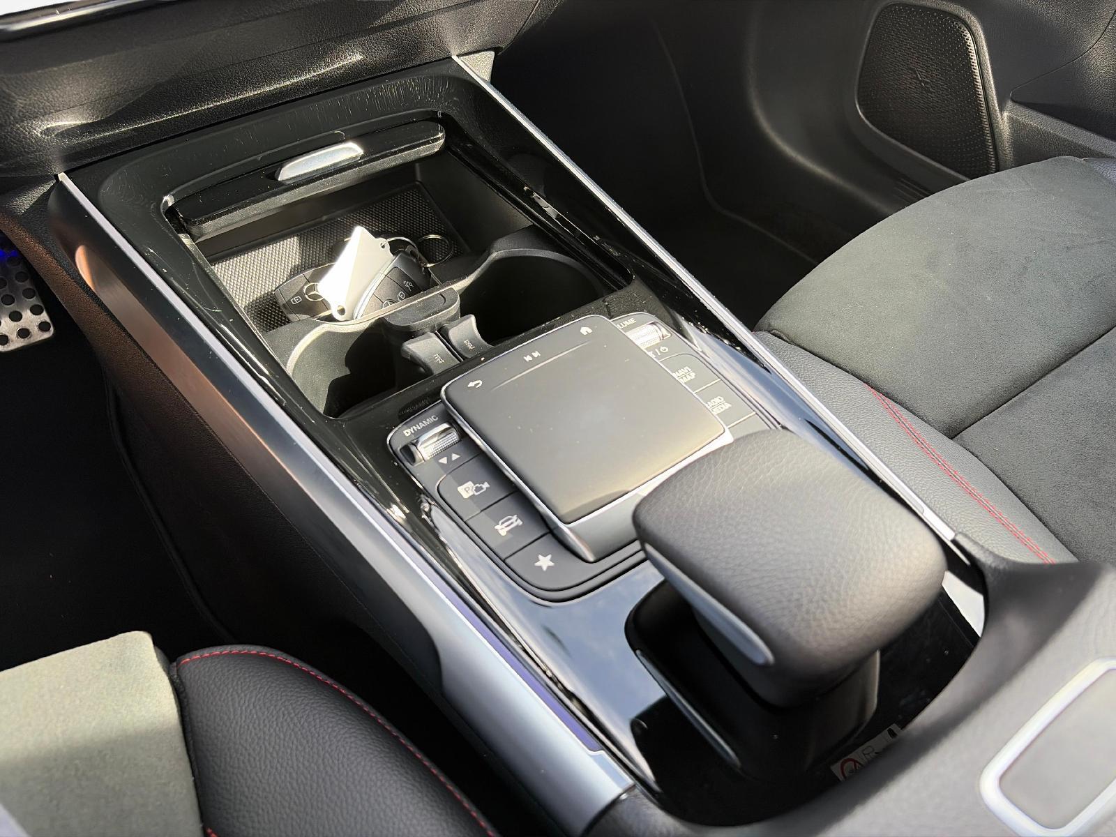 MERCEDES-BENZ GLB 250 AMG Line 4matic-image-16