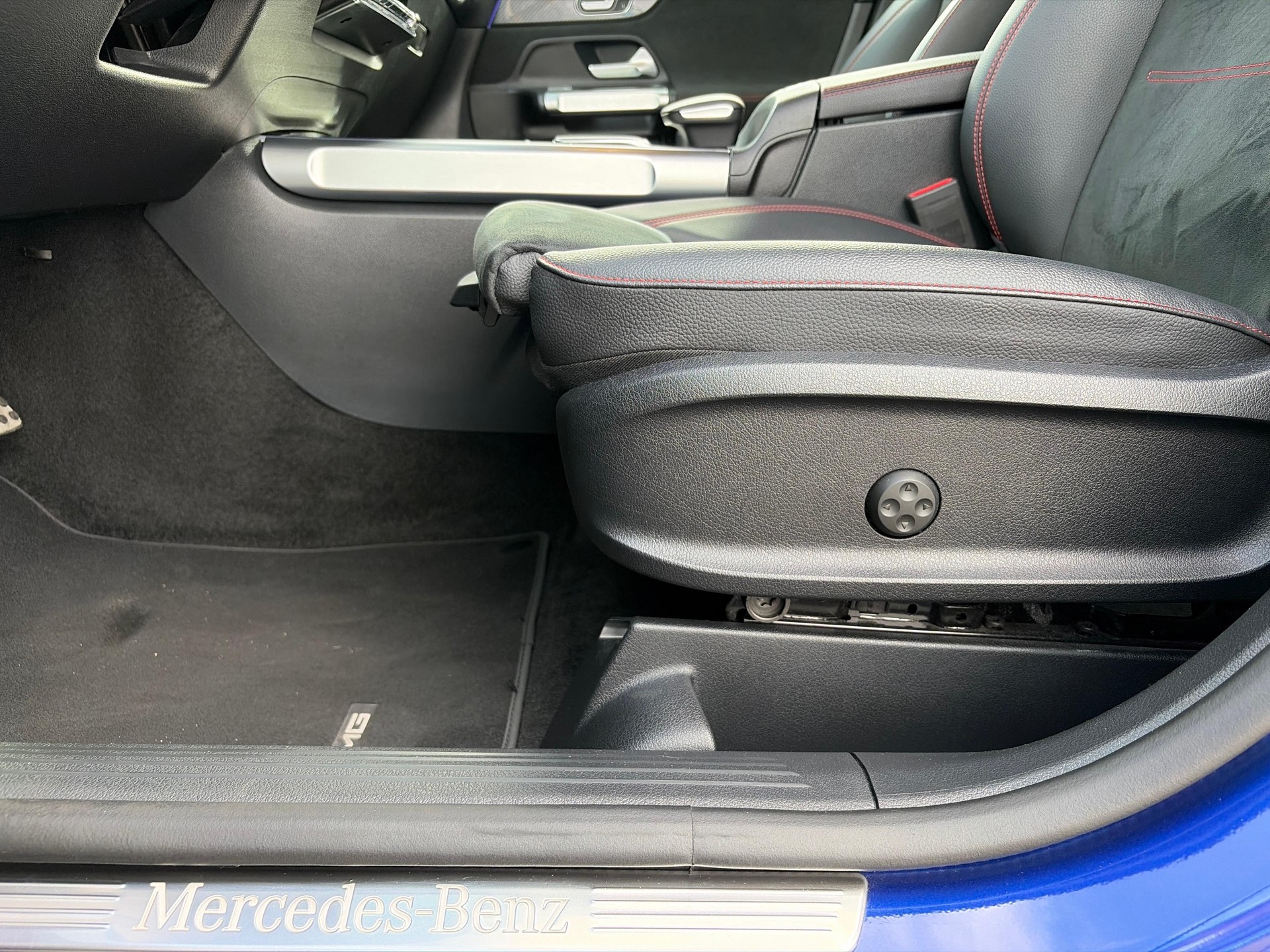 MERCEDES-BENZ GLB 250 AMG Line 4matic-image-11