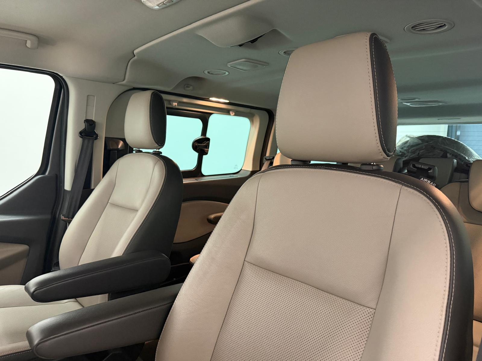 FORD Tourneo C Bus 310 L1 2.0 TDCi 170 Titanium-image-13