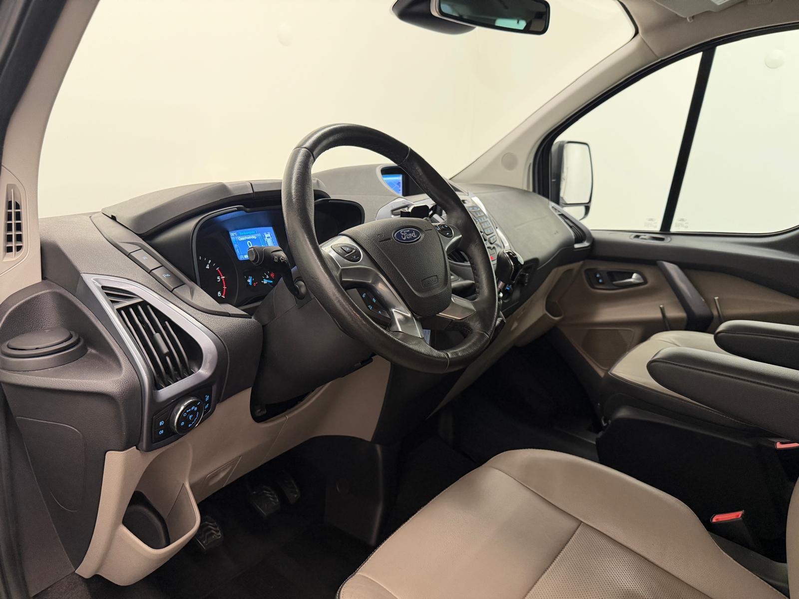 FORD Tourneo C Bus 310 L1 2.0 TDCi 170 Titanium-image-9