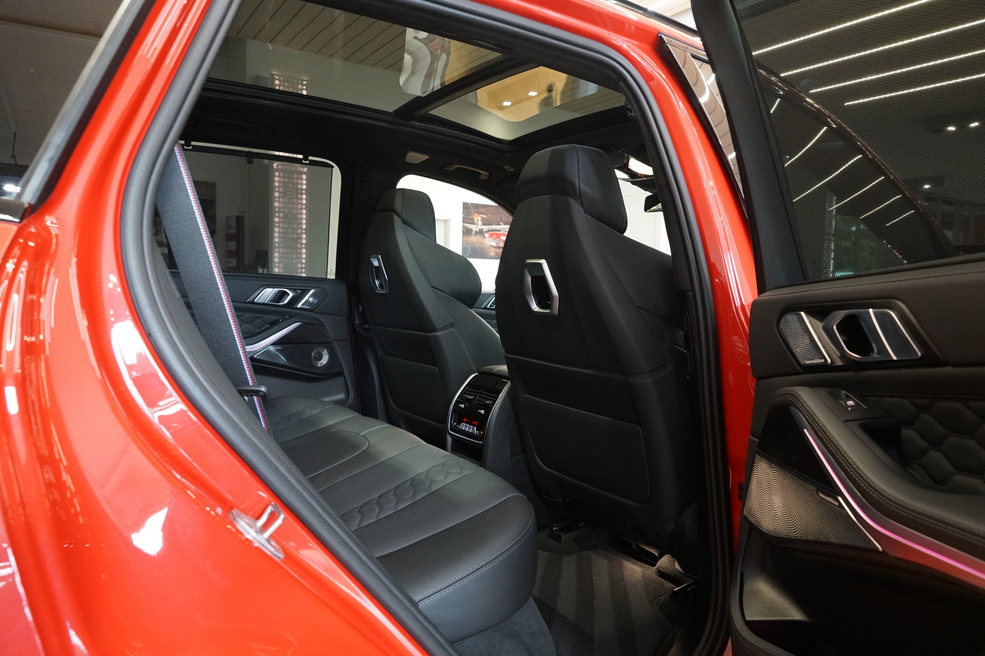 BMW X5M Competition Toronto Rot-image-24
