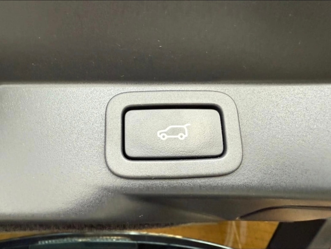 LAND ROVER Range Rover Sport 3.0 TDV6 SE Automatic-image-15