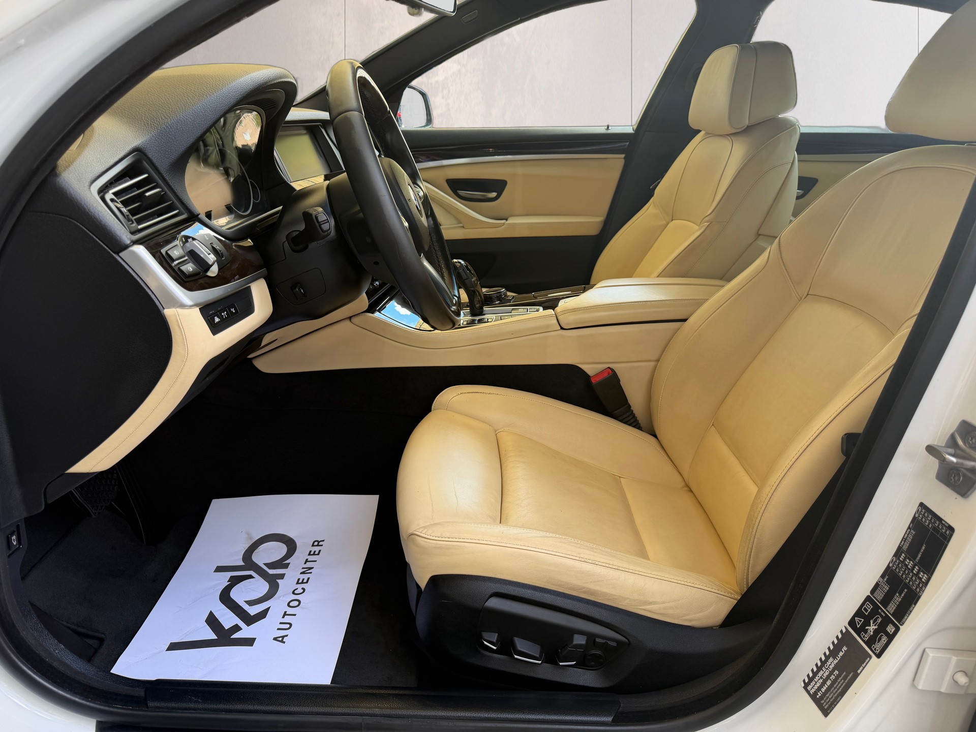 BMW 530d xDrive Luxury Line Steptronic-image-18
