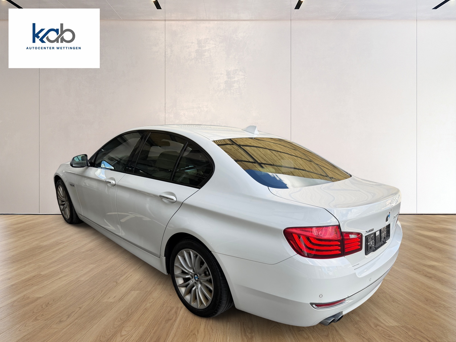 BMW 530d xDrive Luxury Line Steptronic-image-5