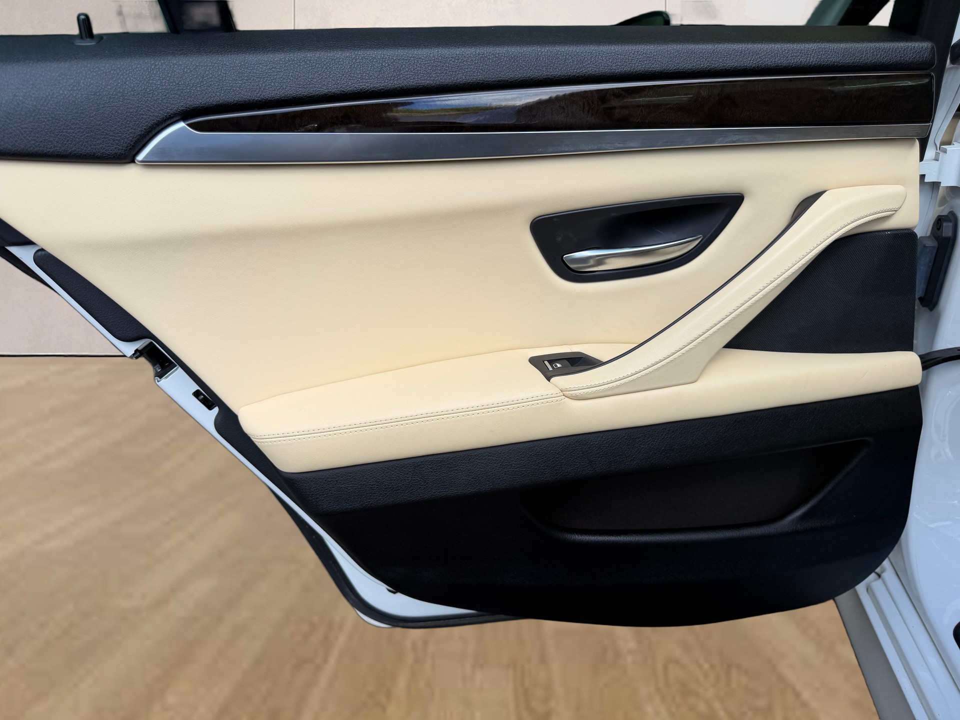 BMW 530d xDrive Luxury Line Steptronic-image-20