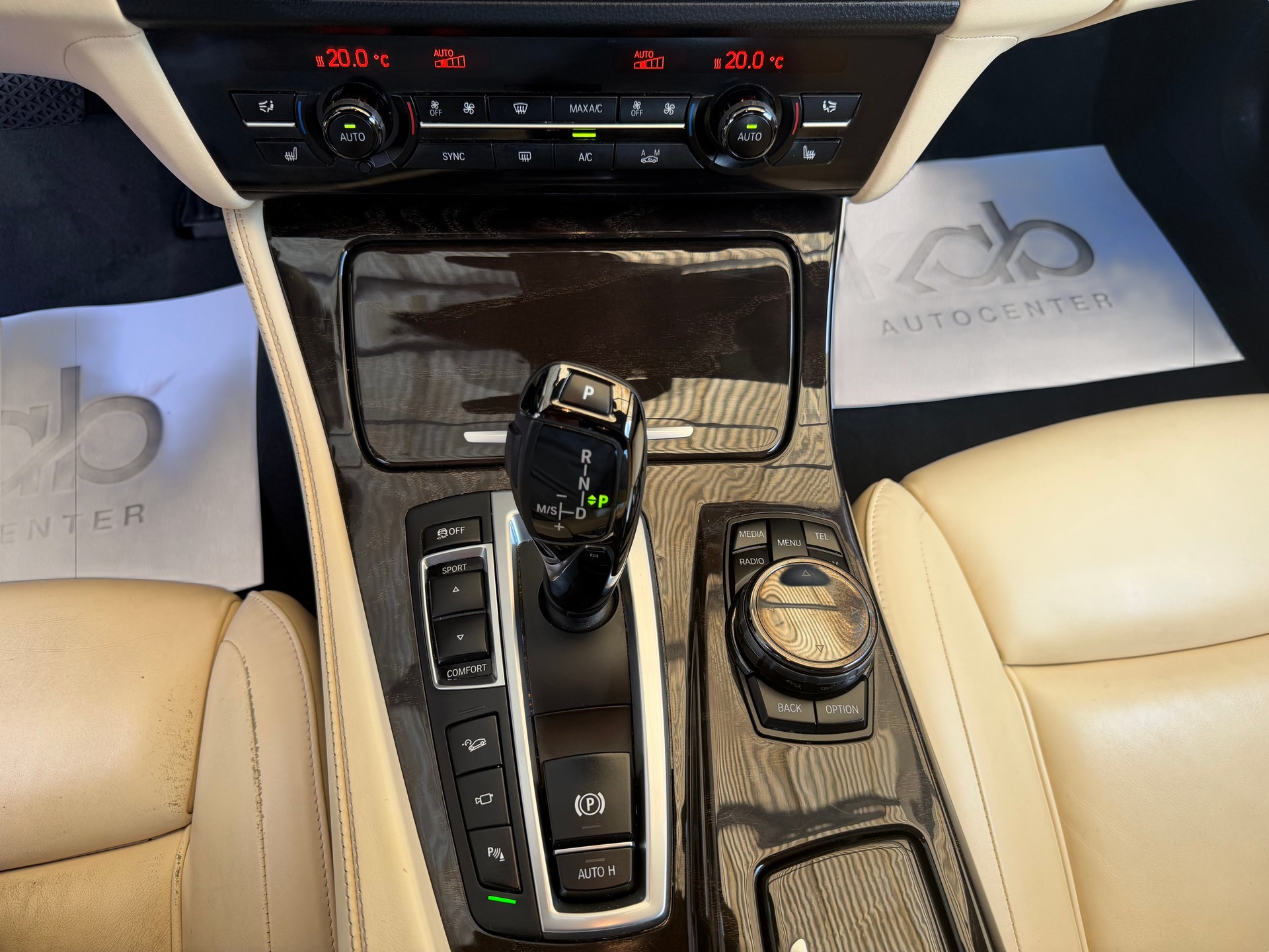 BMW 530d xDrive Luxury Line Steptronic-image-14