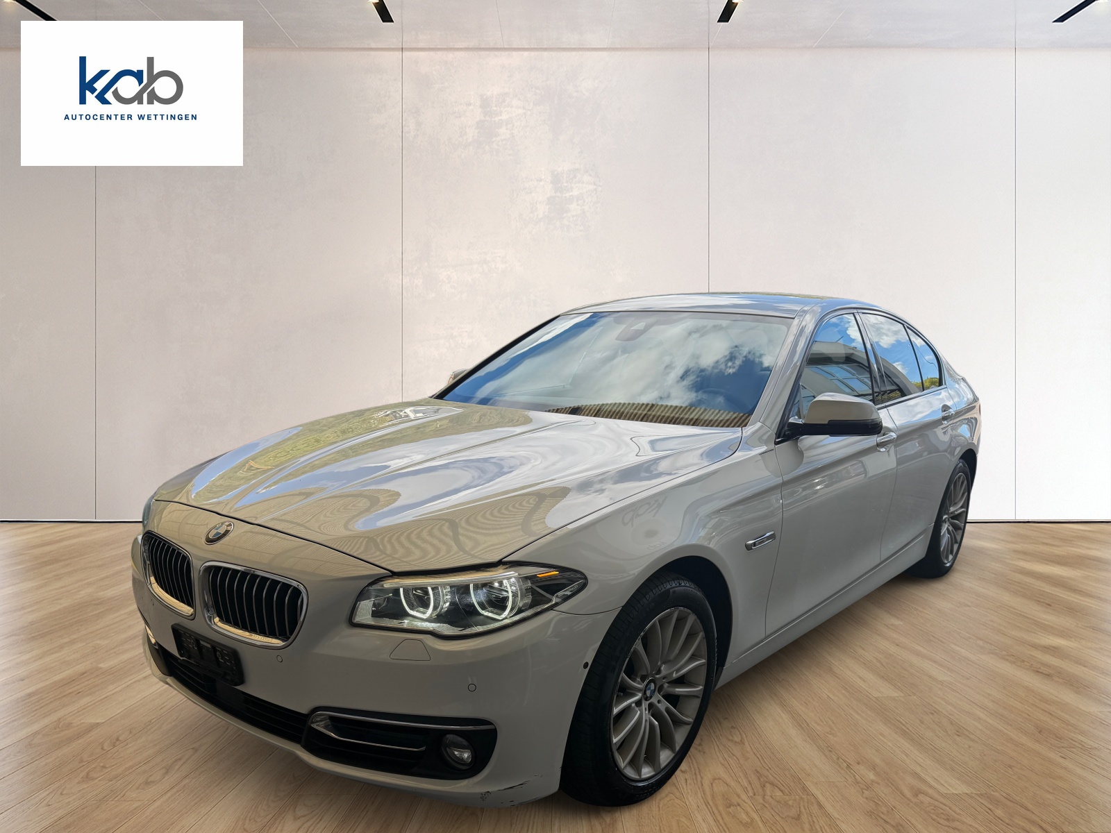 BMW 530d xDrive Luxury Line Steptronic-image-0