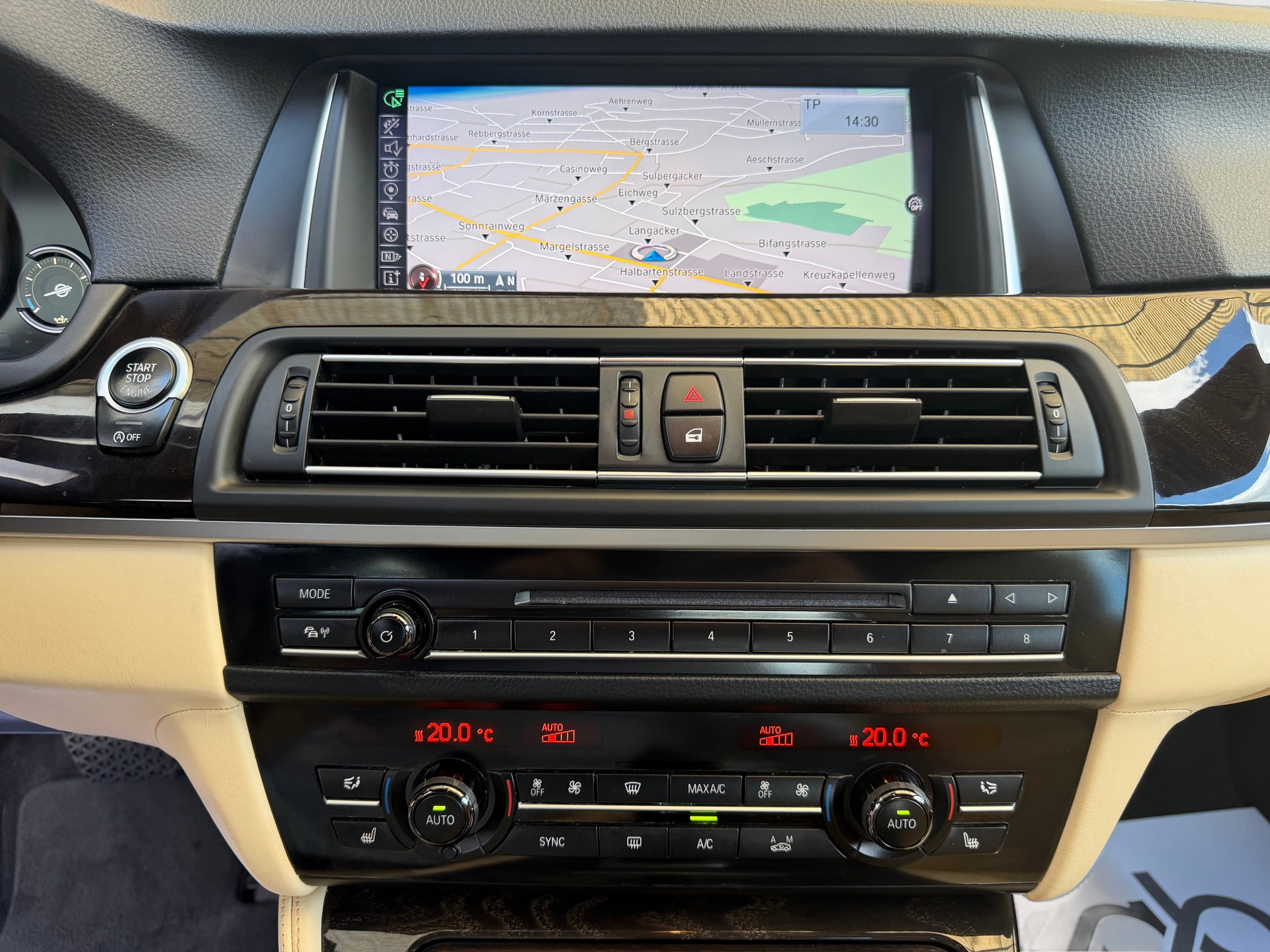 BMW 530d xDrive Luxury Line Steptronic-image-12