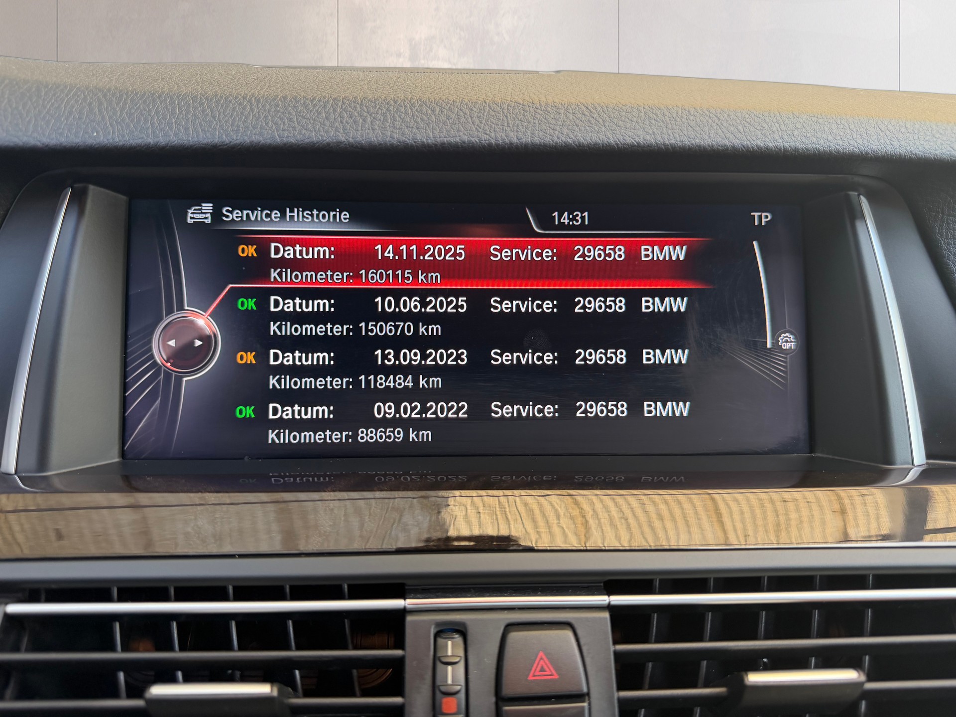 BMW 530d xDrive Luxury Line Steptronic-image-27