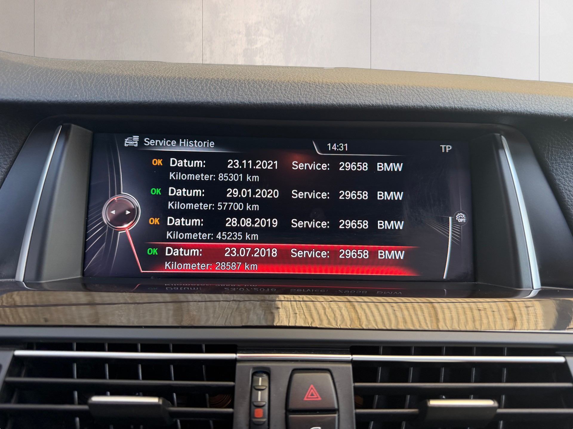 BMW 530d xDrive Luxury Line Steptronic-image-28
