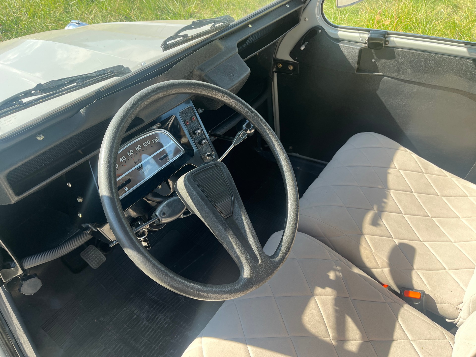 CITROEN 2CV6 Charleston-image-9