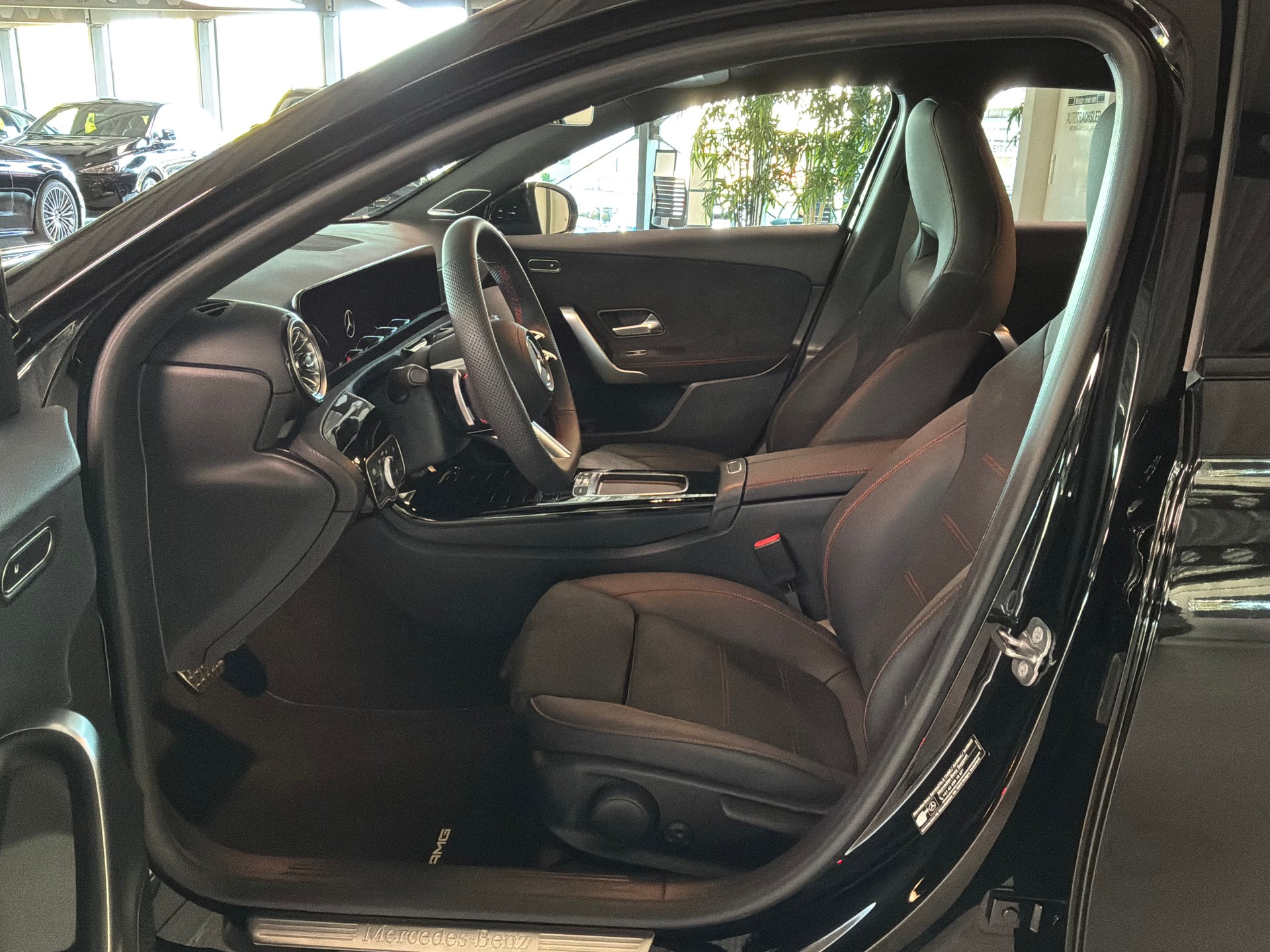 MERCEDES-BENZ A 220 4Matic 8G-DCT-image-8