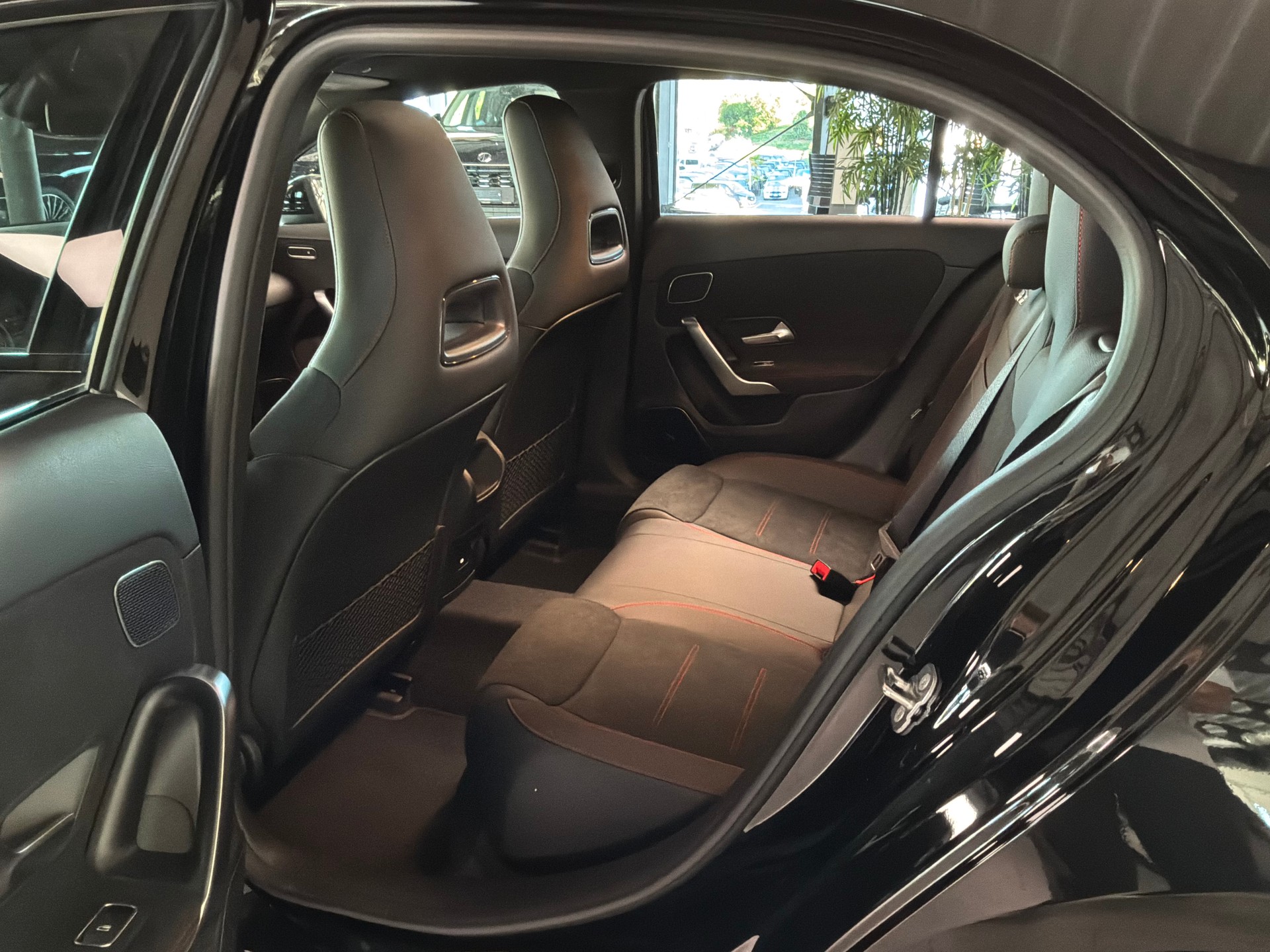 MERCEDES-BENZ A 220 4Matic 8G-DCT-image-7