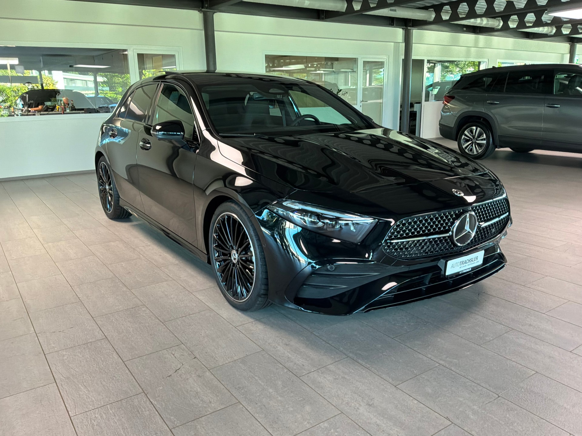 MERCEDES-BENZ A 220 4Matic 8G-DCT-image-2