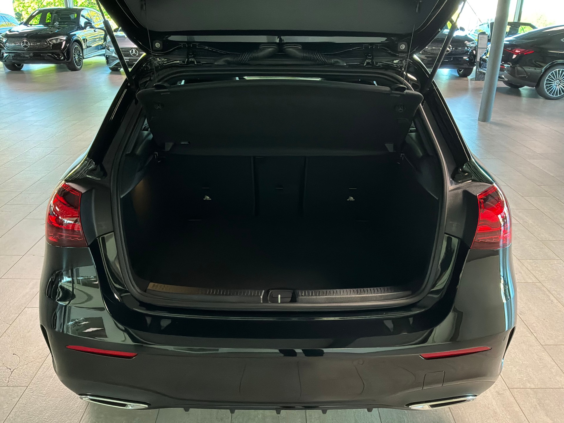 MERCEDES-BENZ A 220 4Matic 8G-DCT-image-6