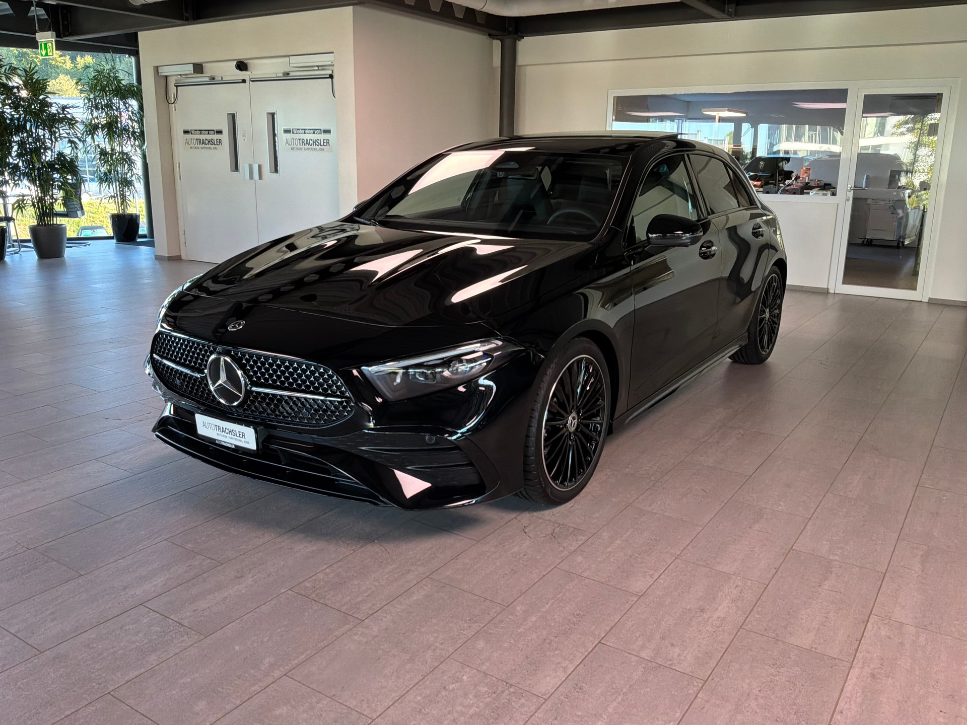 MERCEDES-BENZ A 220 4Matic 8G-DCT-image-3