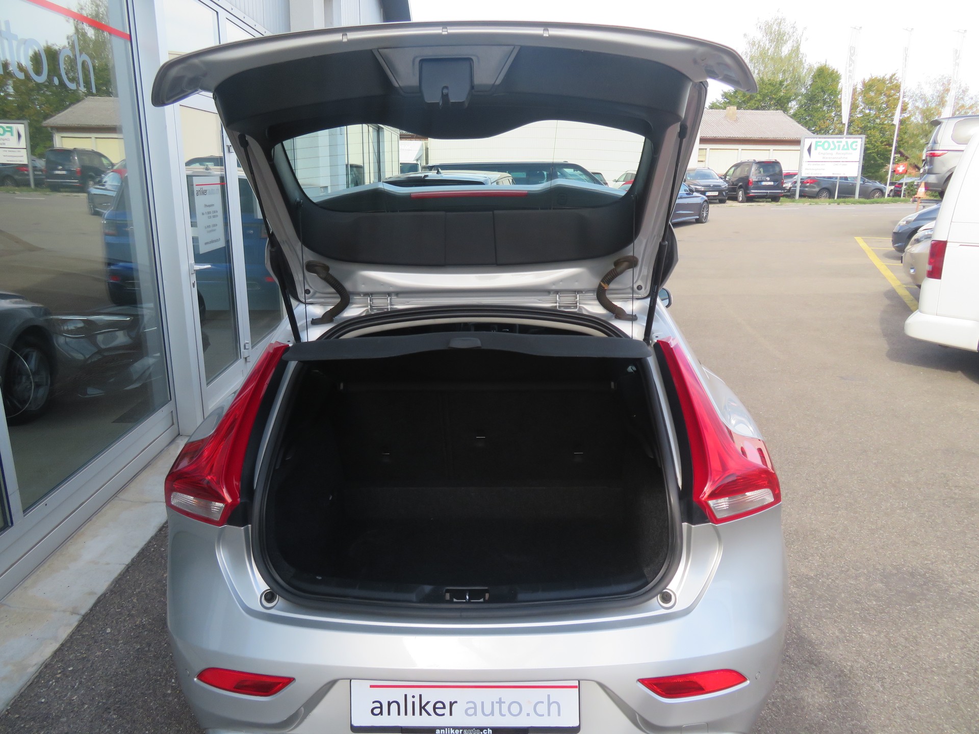 VOLVO V40 D3 Geartronic-image-3