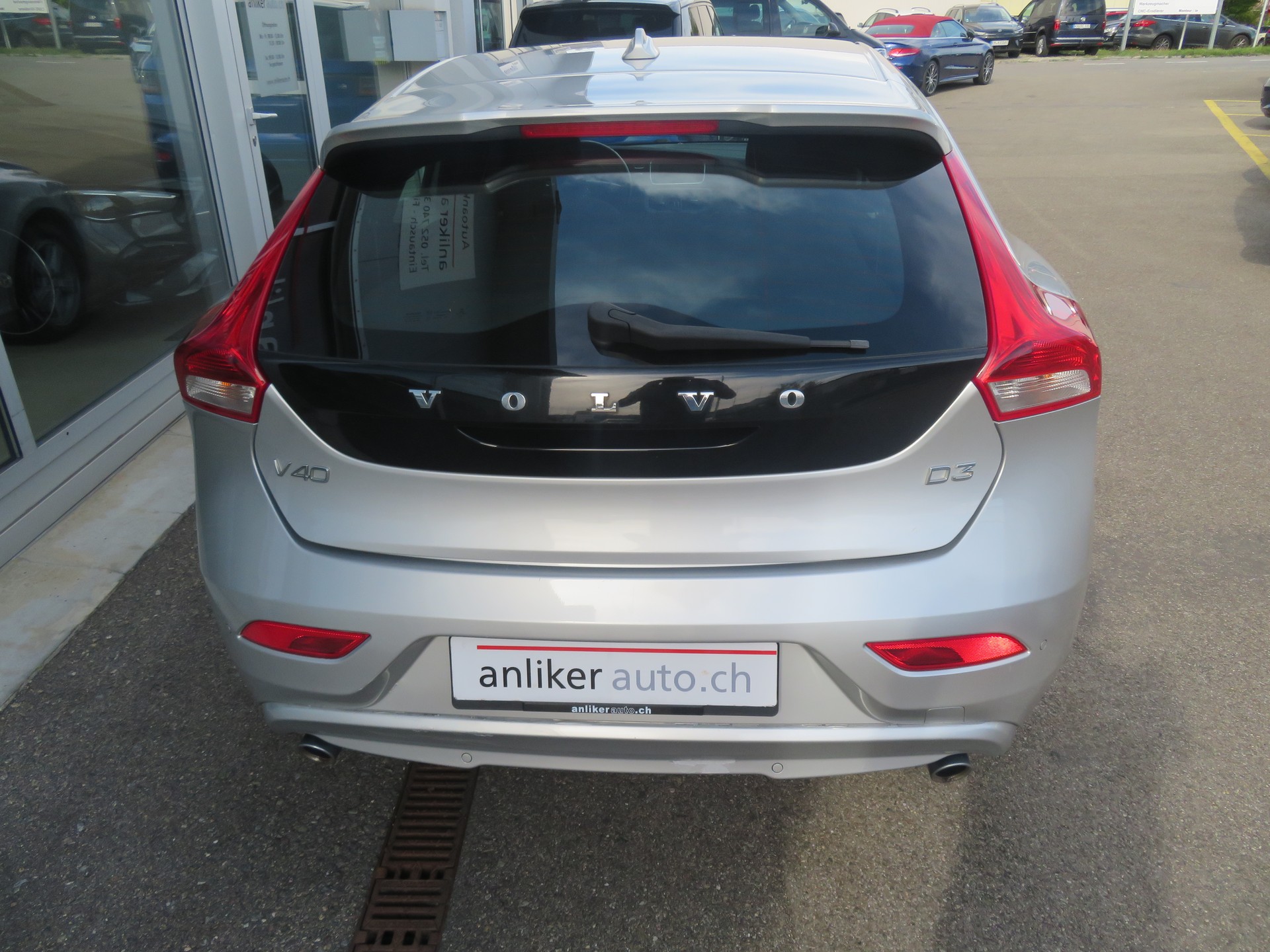 VOLVO V40 D3 Geartronic-image-2