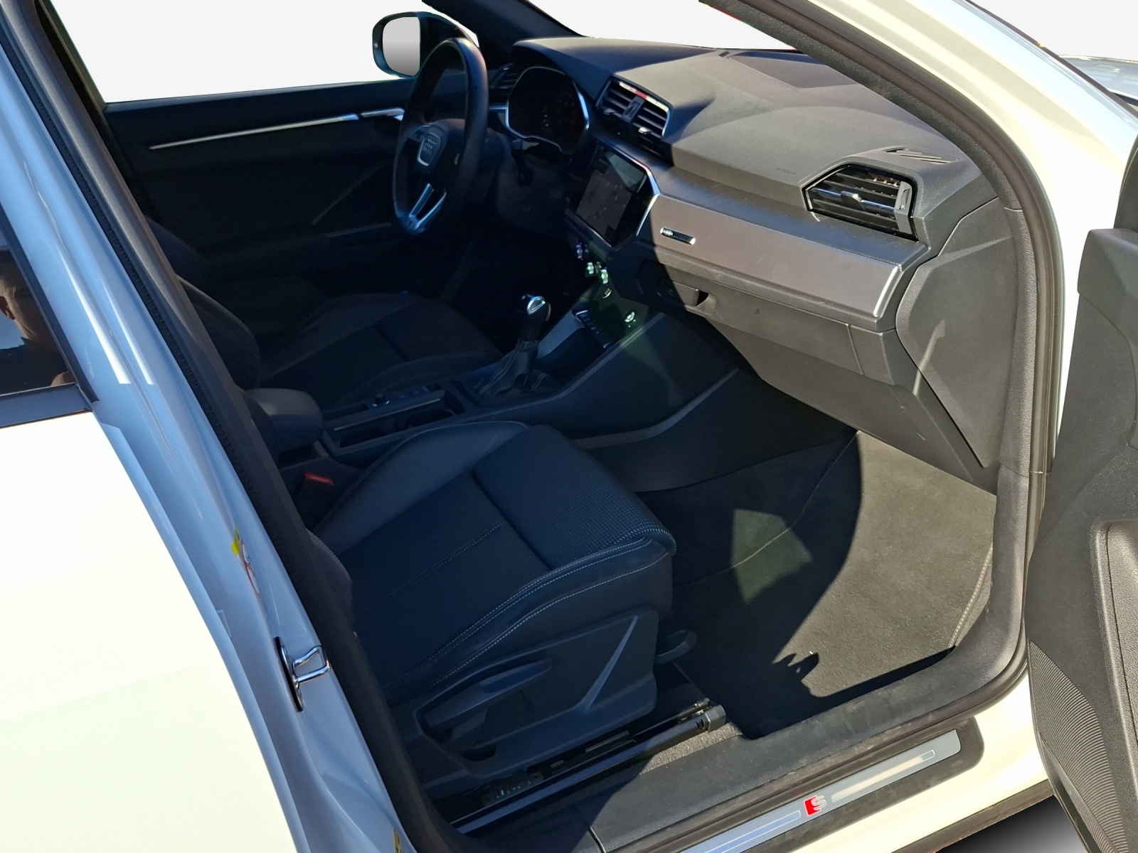 AUDI Q3 Sportback 35 TFSI S line Attraction S-tronic-image-14