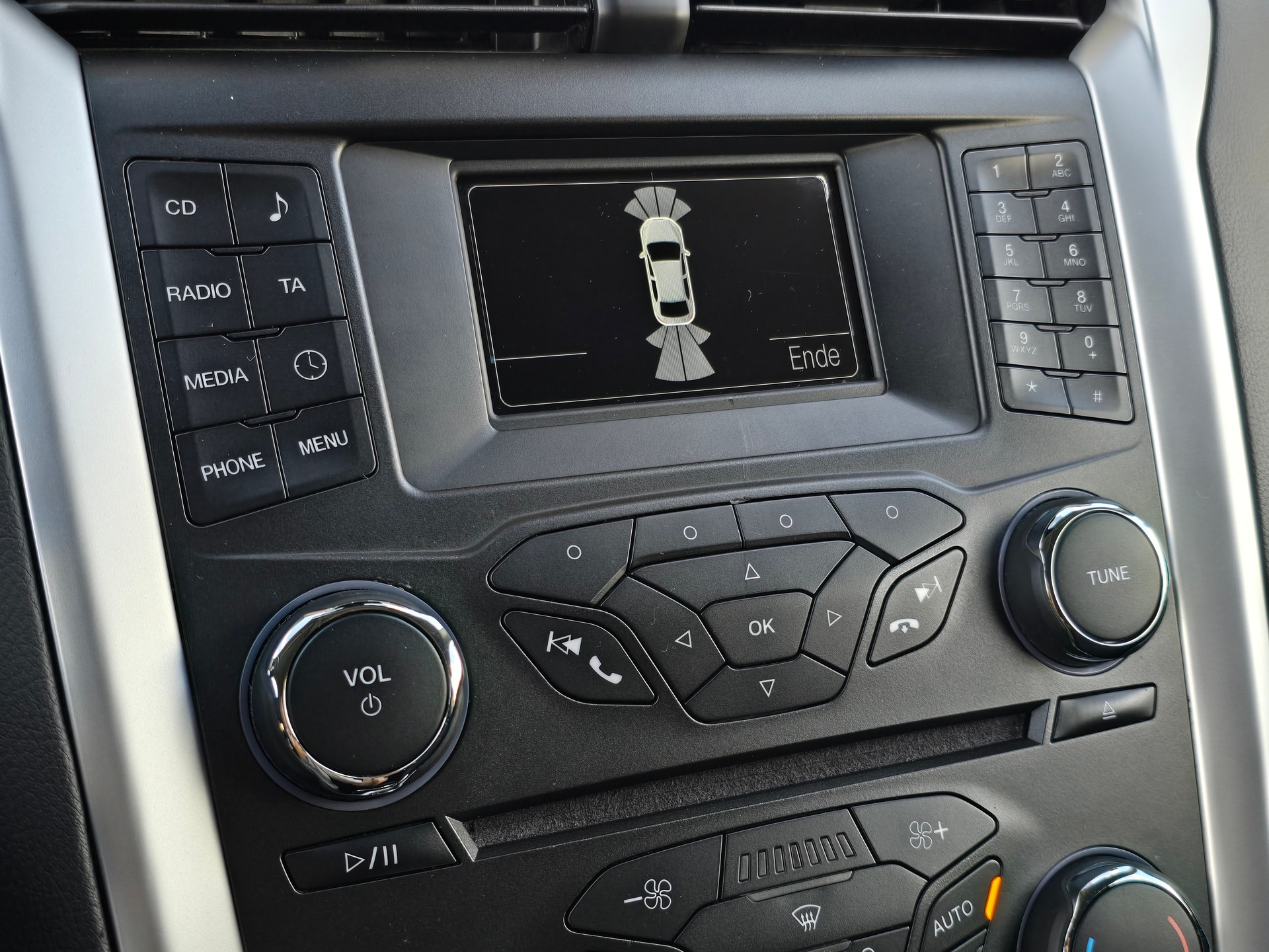 FORD Mondeo 2.0 TDCi Trend PowerShift-image-24