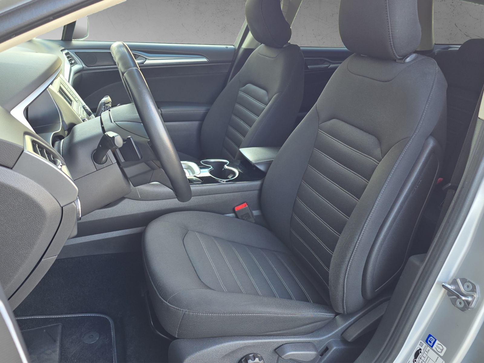 FORD Mondeo 2.0 TDCi Trend PowerShift-image-9