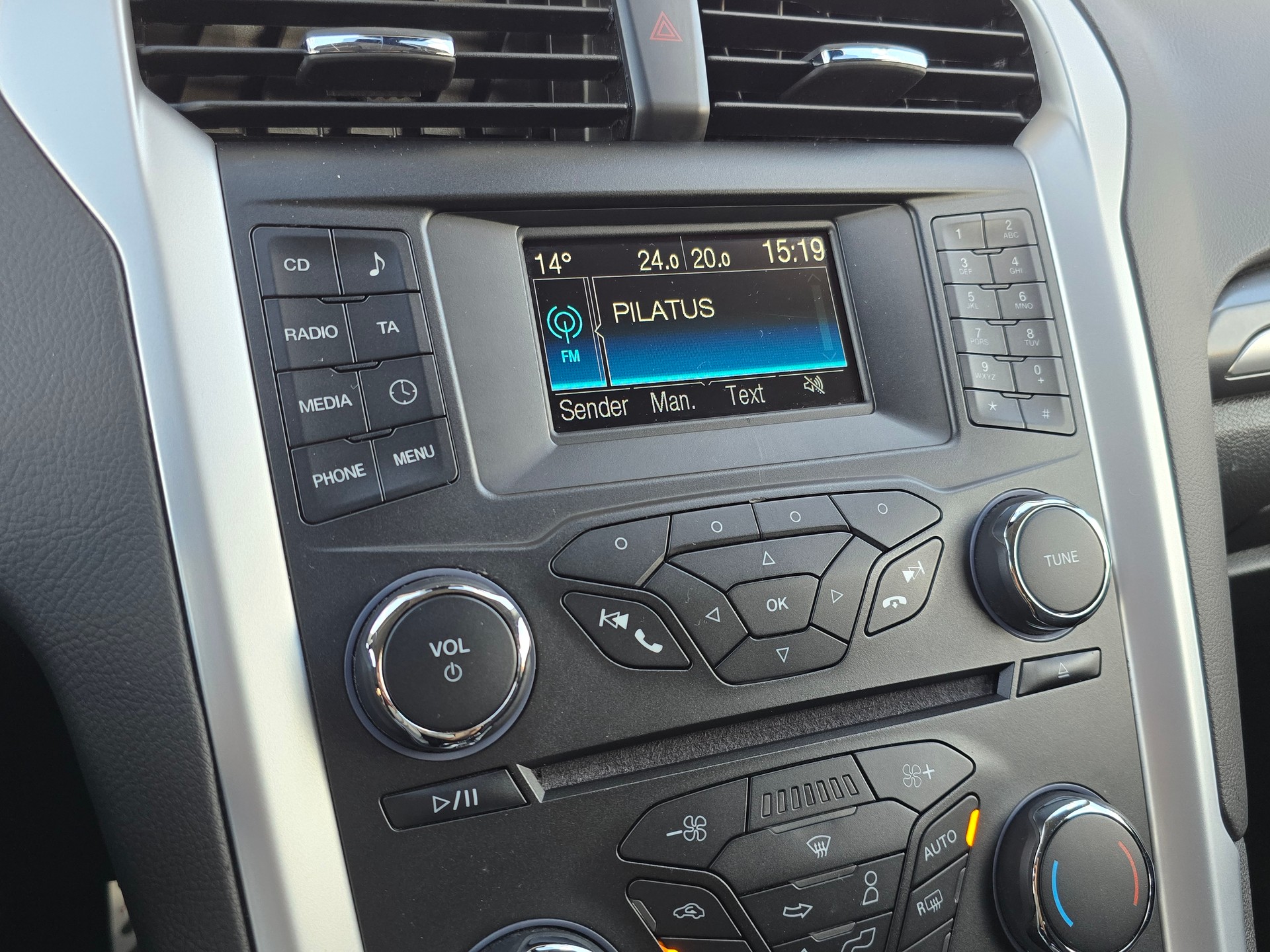 FORD Mondeo 2.0 TDCi Trend PowerShift-image-21