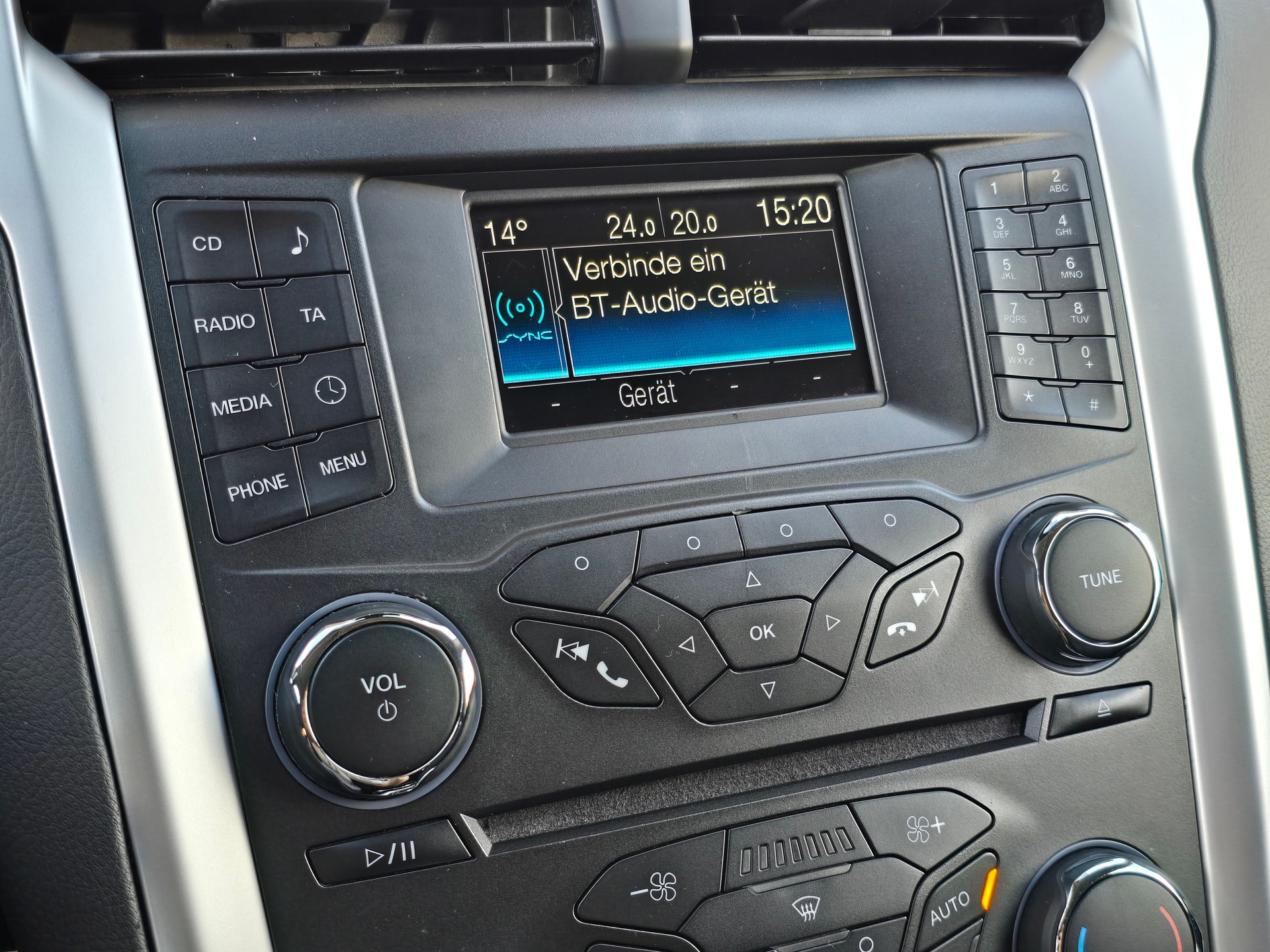 FORD Mondeo 2.0 TDCi Trend PowerShift-image-22
