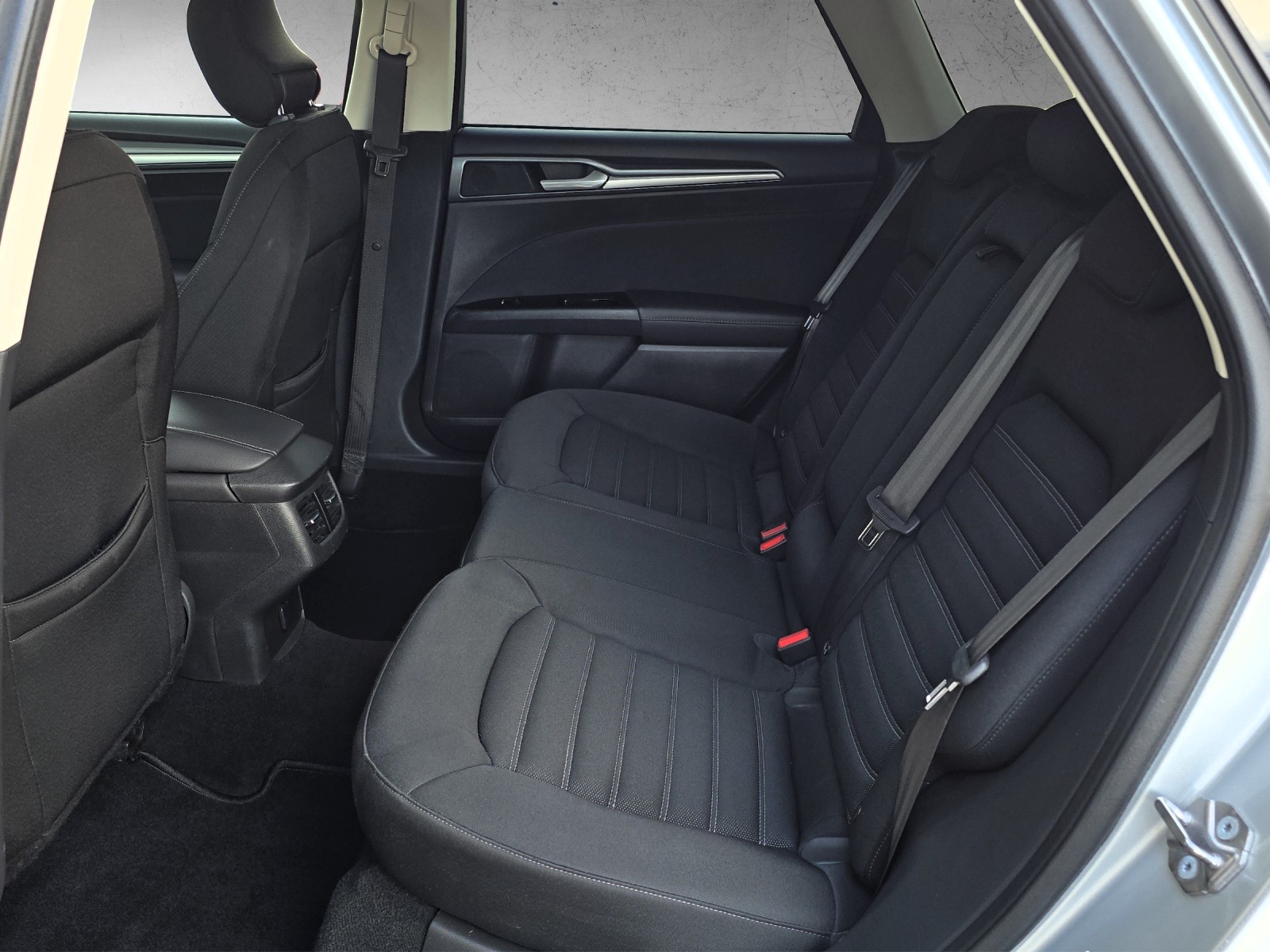 FORD Mondeo 2.0 TDCi Trend PowerShift-image-14