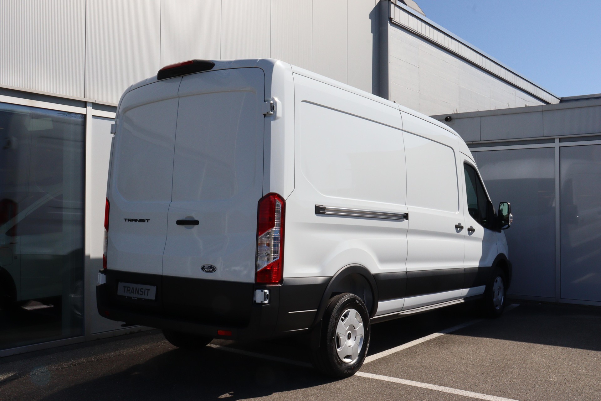 FORD Transit Van 350 L3H2 2.0 EcoBlue 130 Trend-image-6