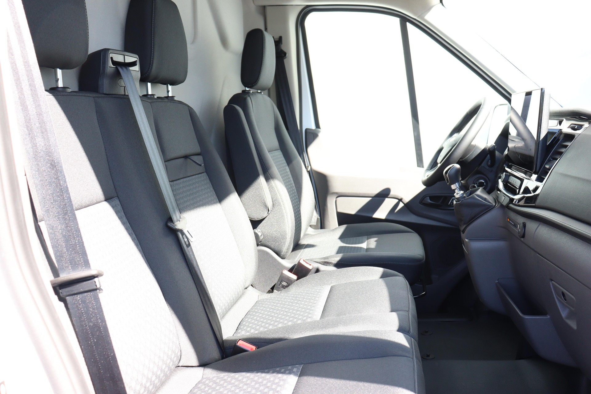 FORD Transit Van 350 L3H2 2.0 EcoBlue 130 Trend-image-8