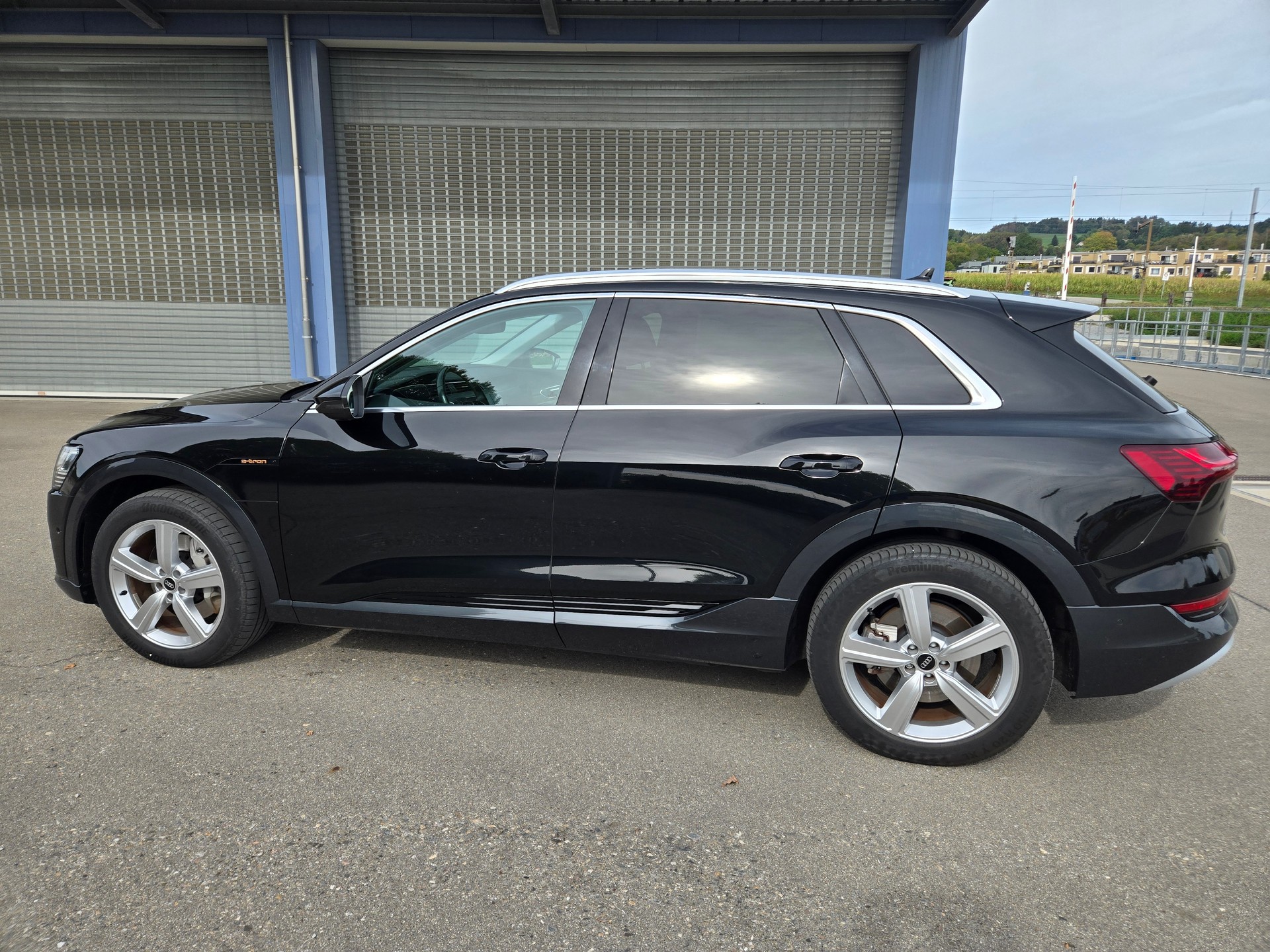 AUDI 55 Advanced quattro-image-1