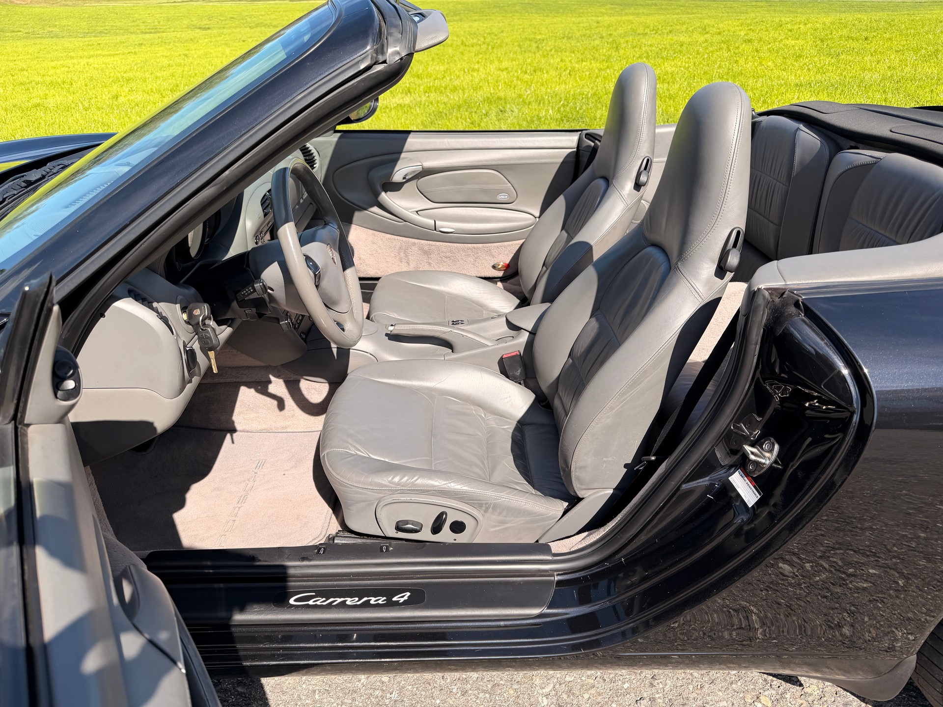 PORSCHE 911 Carrera 4 Cabrio-image-9