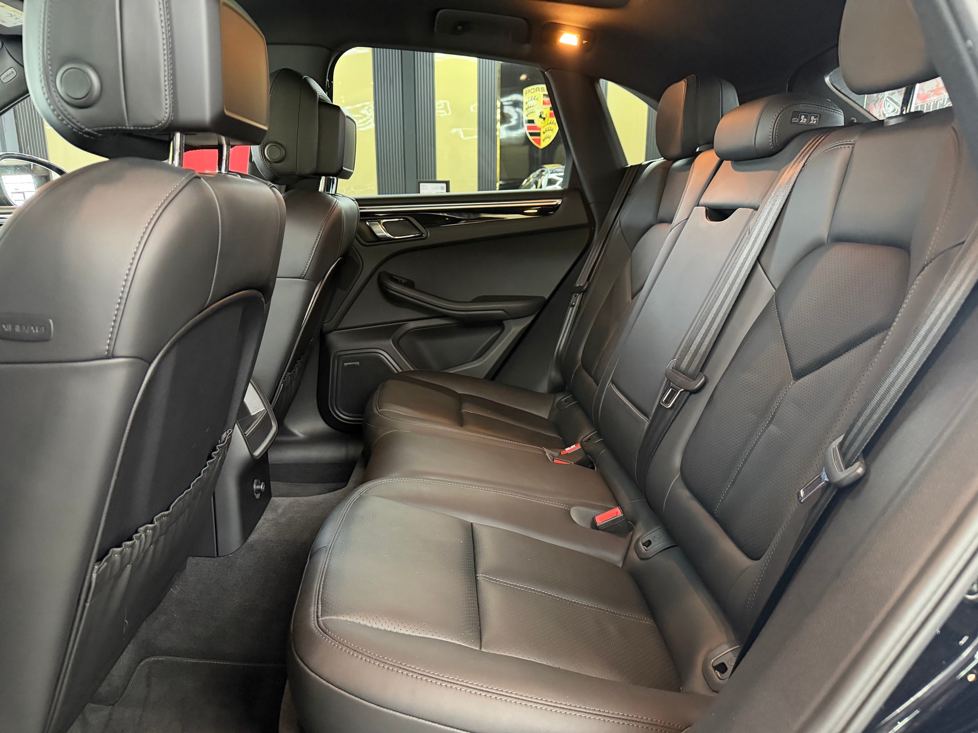 PORSCHE Macan S PDK-image-16