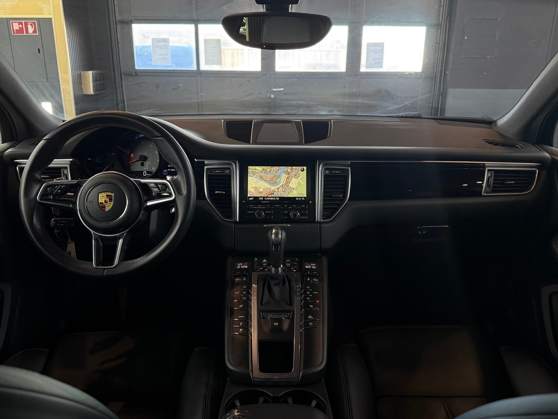 PORSCHE Macan S PDK-image-12