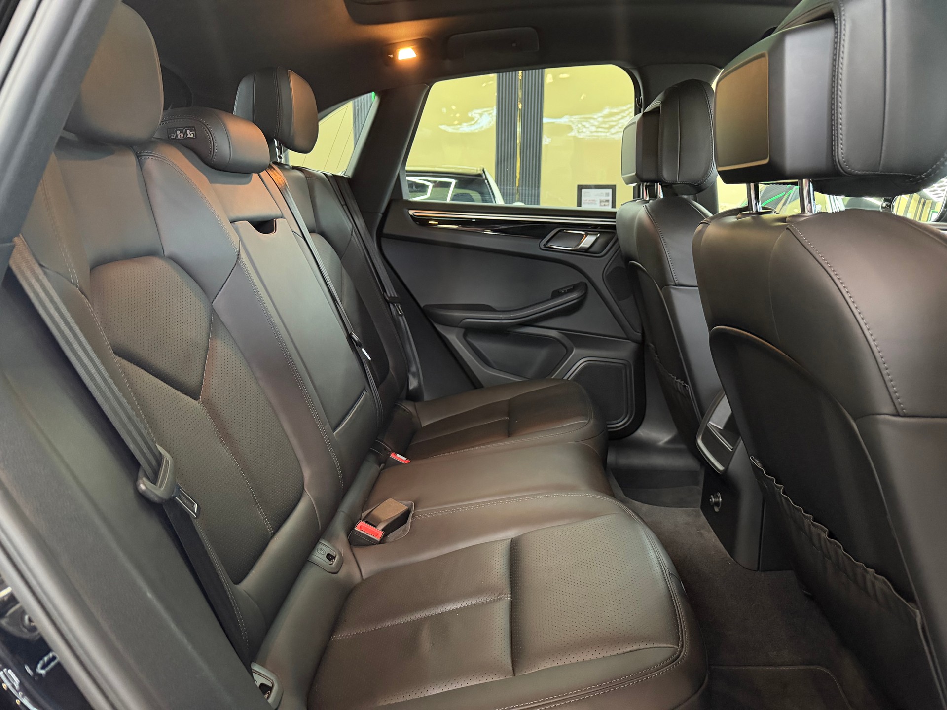PORSCHE Macan S PDK-image-11