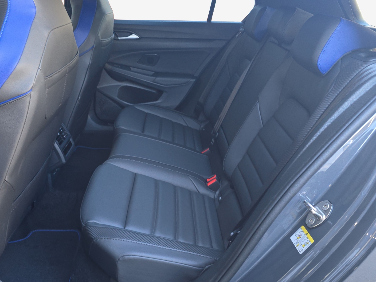 VW Golf 2.0 TSI R DSG 4 Motion-image-11