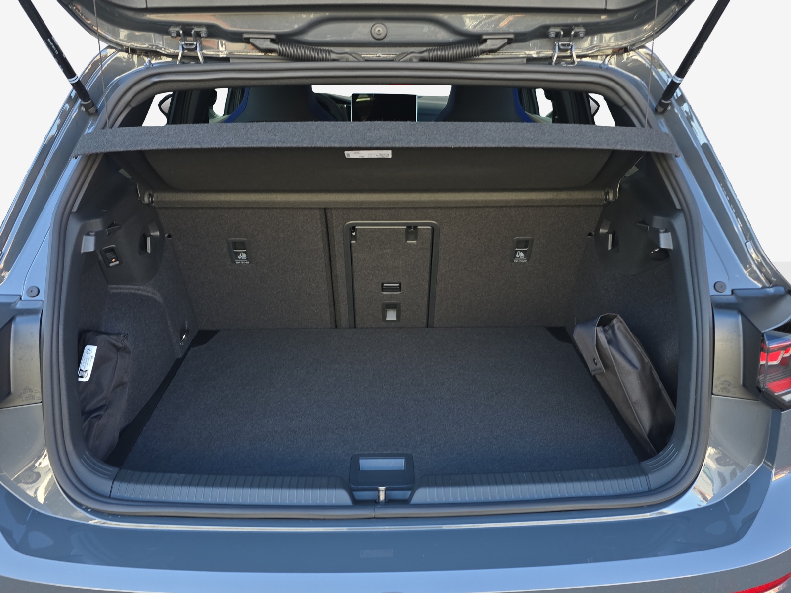 VW Golf 2.0 TSI R DSG 4 Motion-image-12