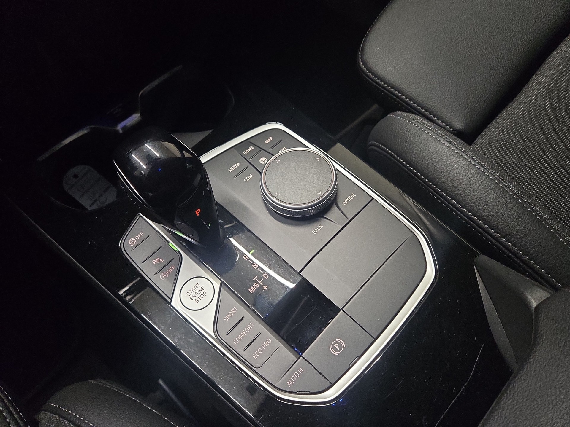 BMW 118i Sport Line Steptronic-image-10