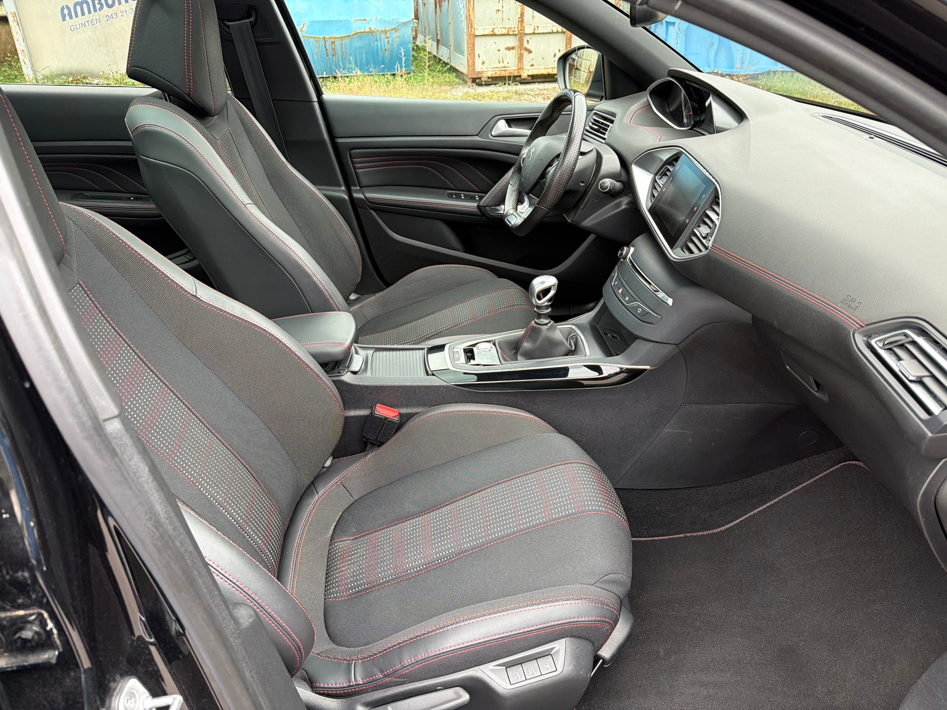 PEUGEOT 308 1.2 Pure Tech GT Line-image-8