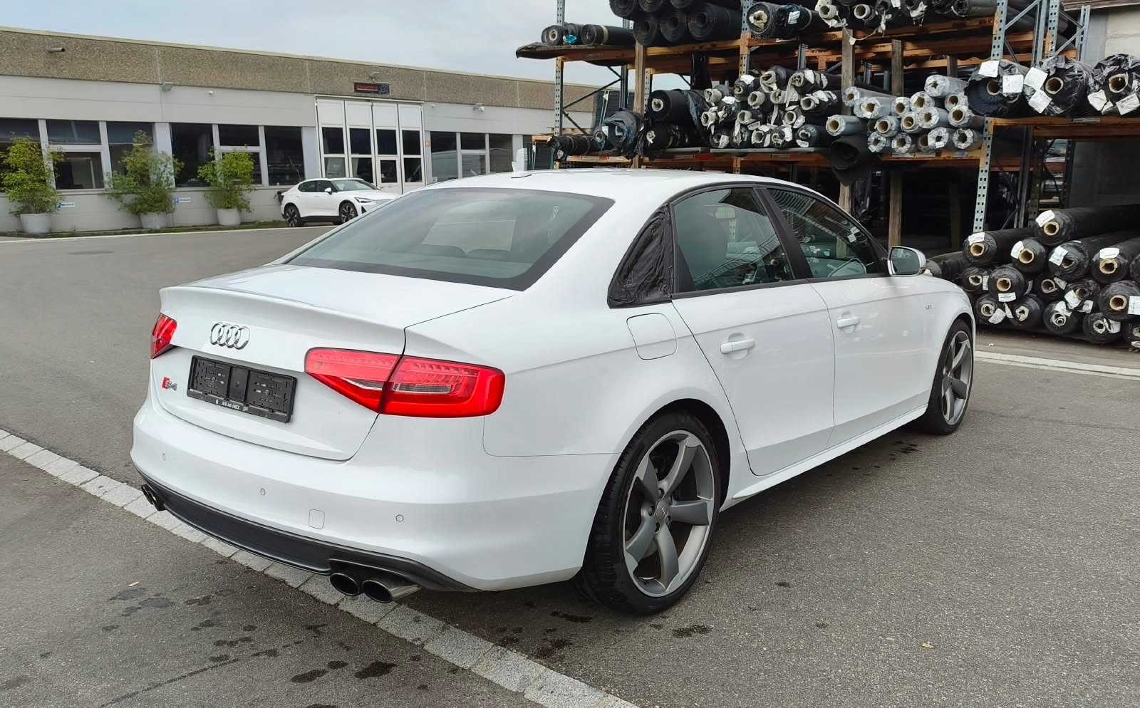 AUDI S4 Limousine 3.0 TFSI quattro S-tronic-image-4