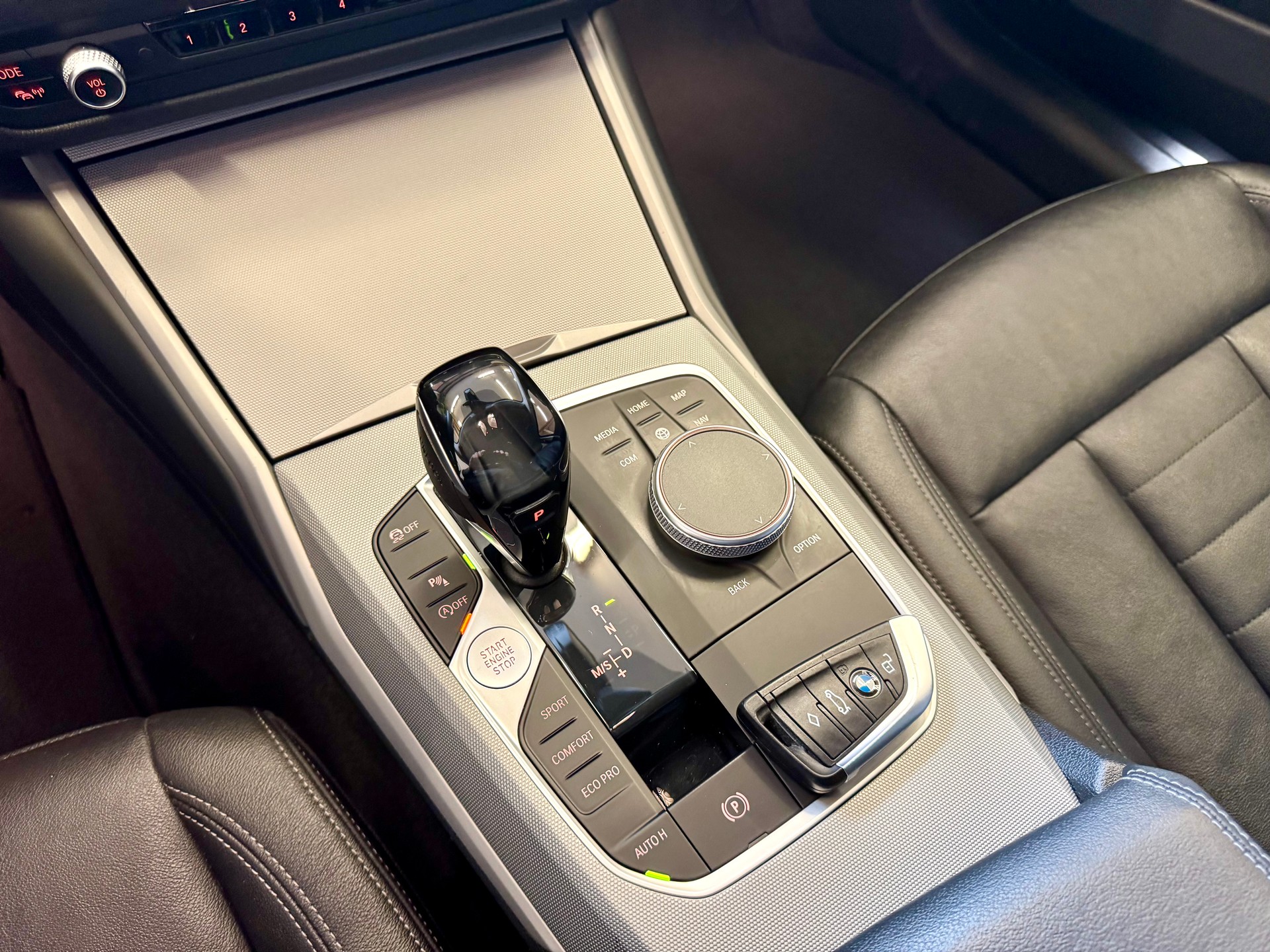 BMW 318d Touring-image-26